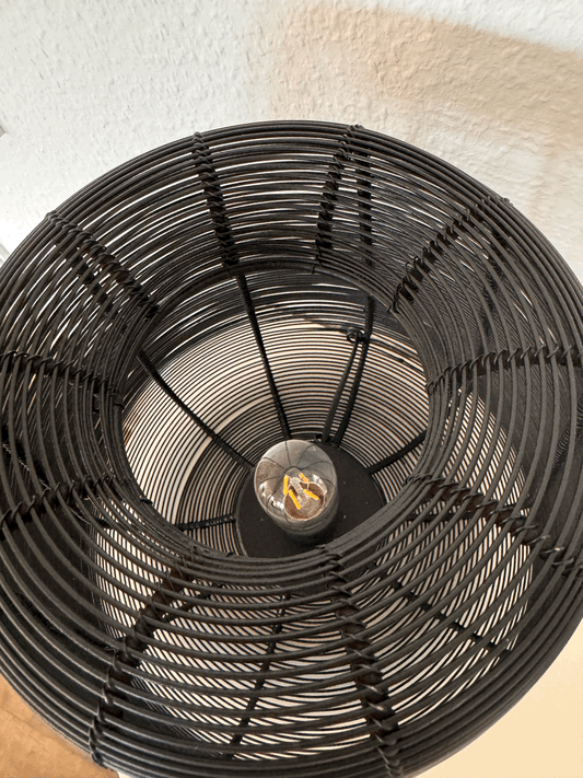 Tischlampe v. Colmore schwarz Drahtgeflecht