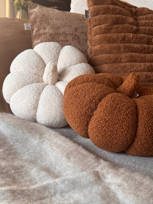 Kissen Kürbis Dans von Exner braun