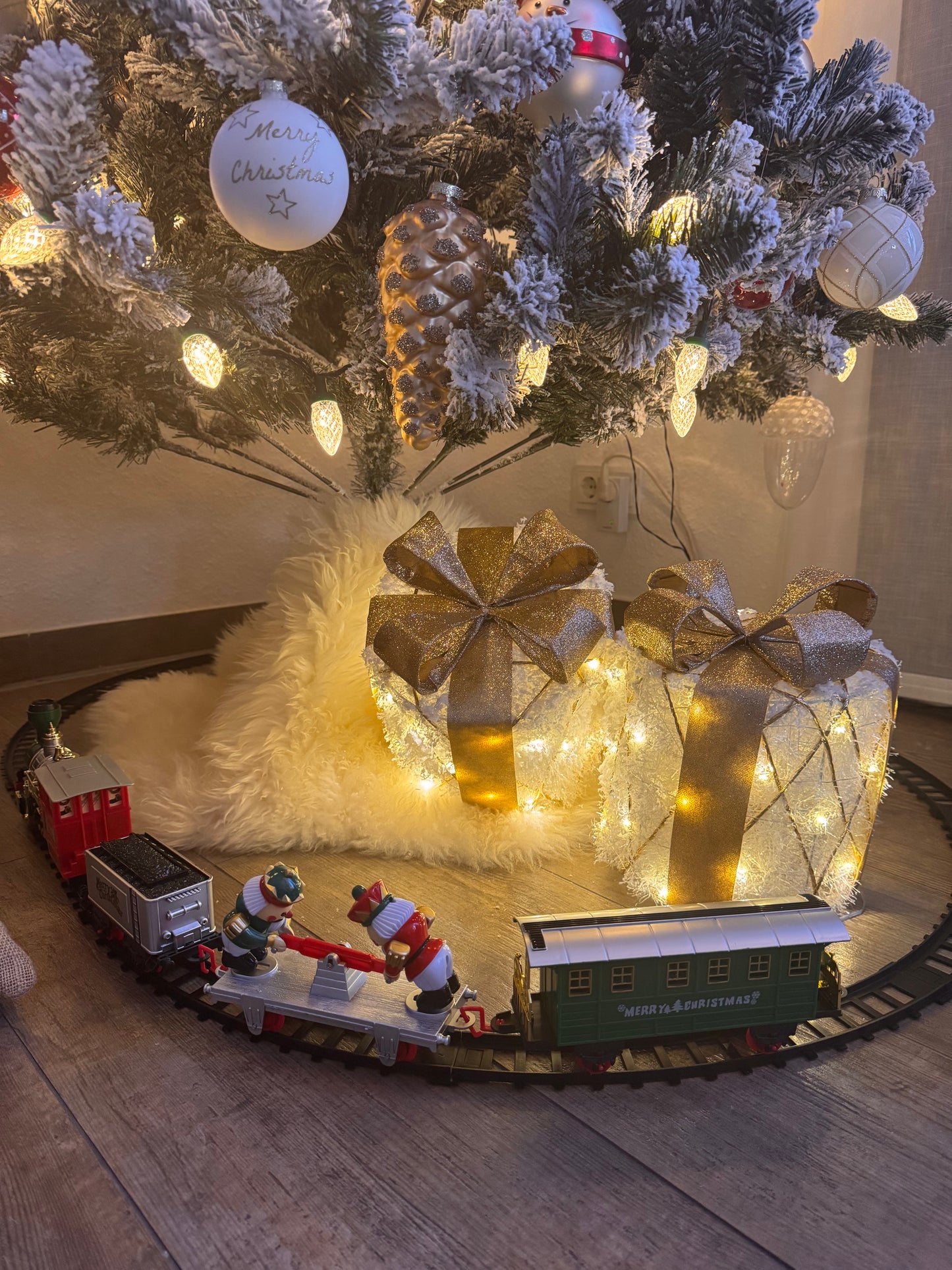 Weihnachtsgeschenk Dekoration LED weiß/ gold Gr.M von Countryfield