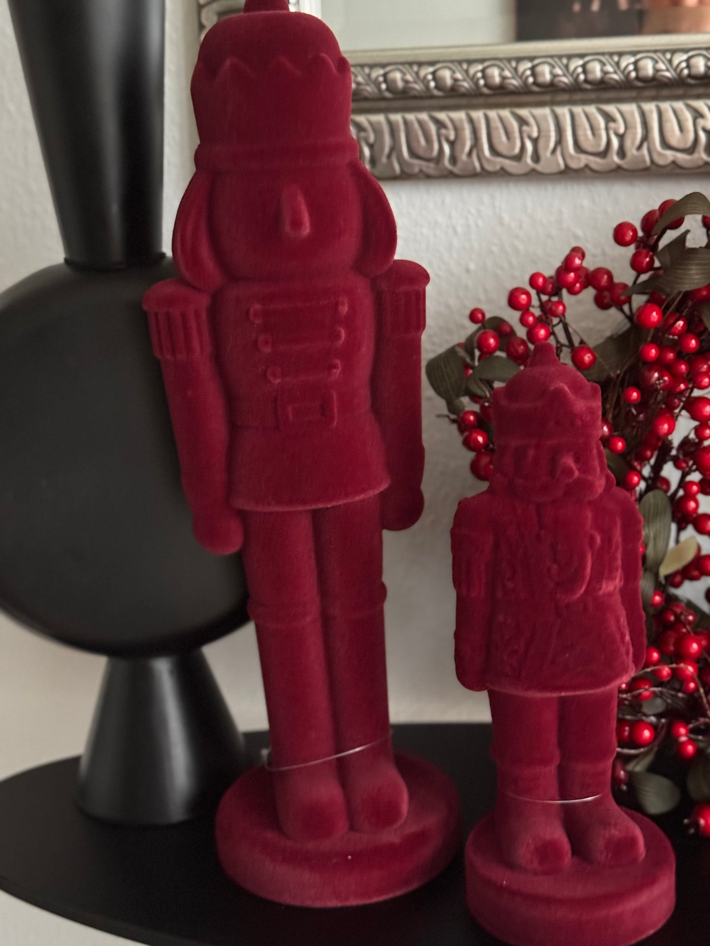 Soldat Samt Bordeaux Burgund von Exner 53 cm