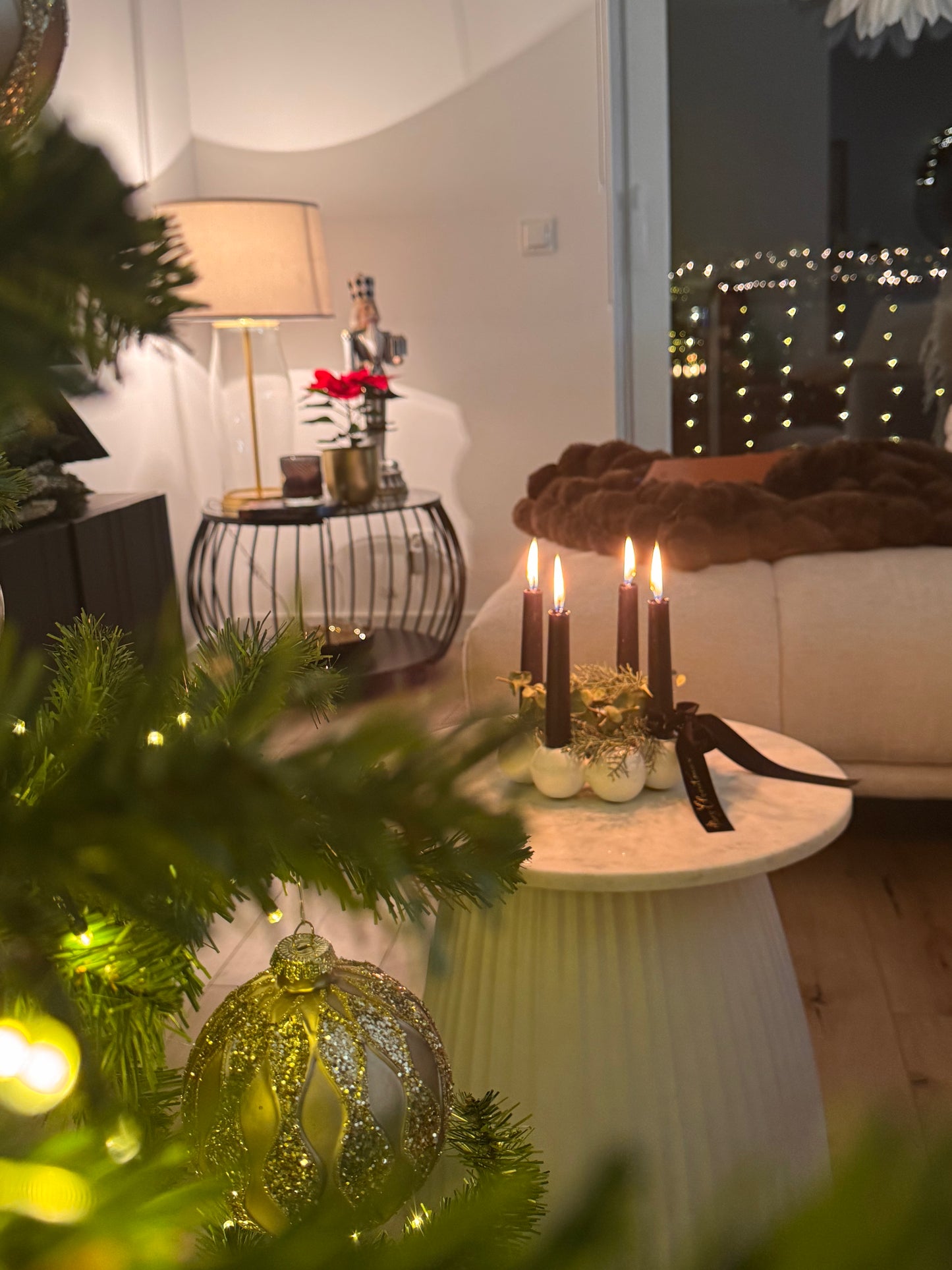 Bubbles Kerzenhalter in Weiß von Present Time ø 17 cm