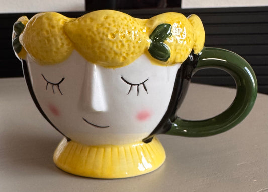 Becher Keramikgesicht Zitronen