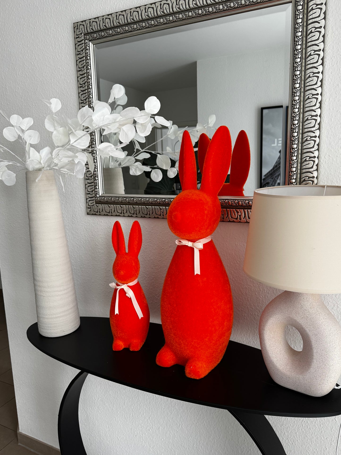 Osterhase stehend beflockt in Orange 70 cm von H.U.Scheulen