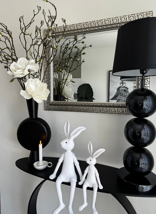 Hase Lotte Kantenhocker beflockt in Weiß 38 cm von H.U.Scheulen