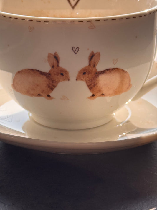 Keramiktasse m. Unterteller / Hasenmotiv & Herzen von Clayre & Eef 200 ml