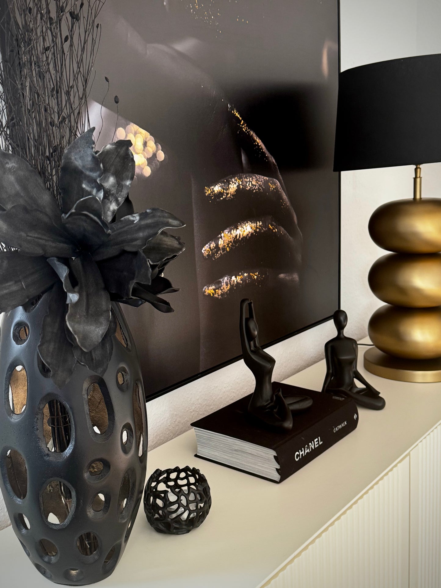 Blumenvase Cut-Out Design in Schwarz matt von Colmore 42 cm