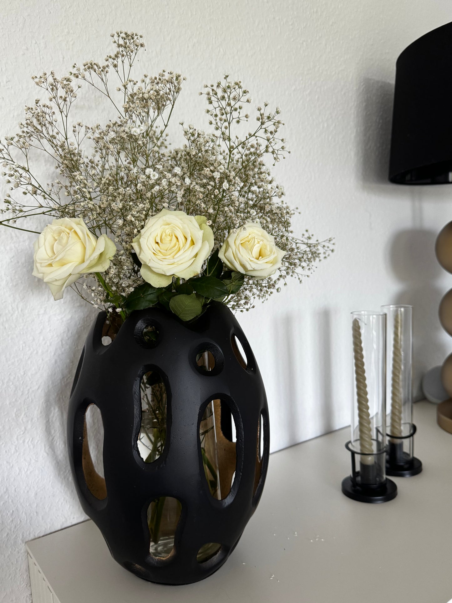 Blumenvase Cut-Out Design in Schwarz matt von Colmore 32 cm