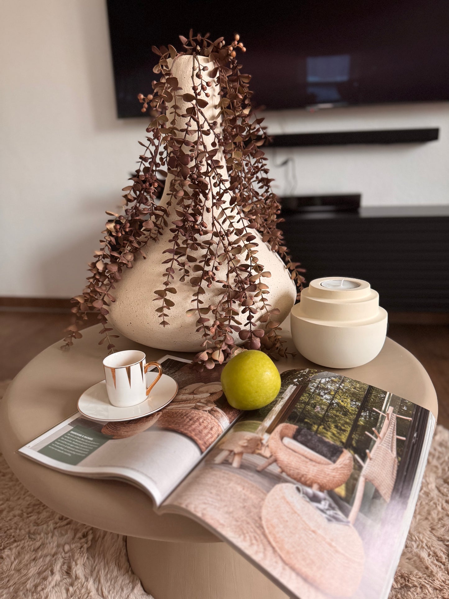 Künstlicher Eukalyptus -für stilvolle Dekoration hängend