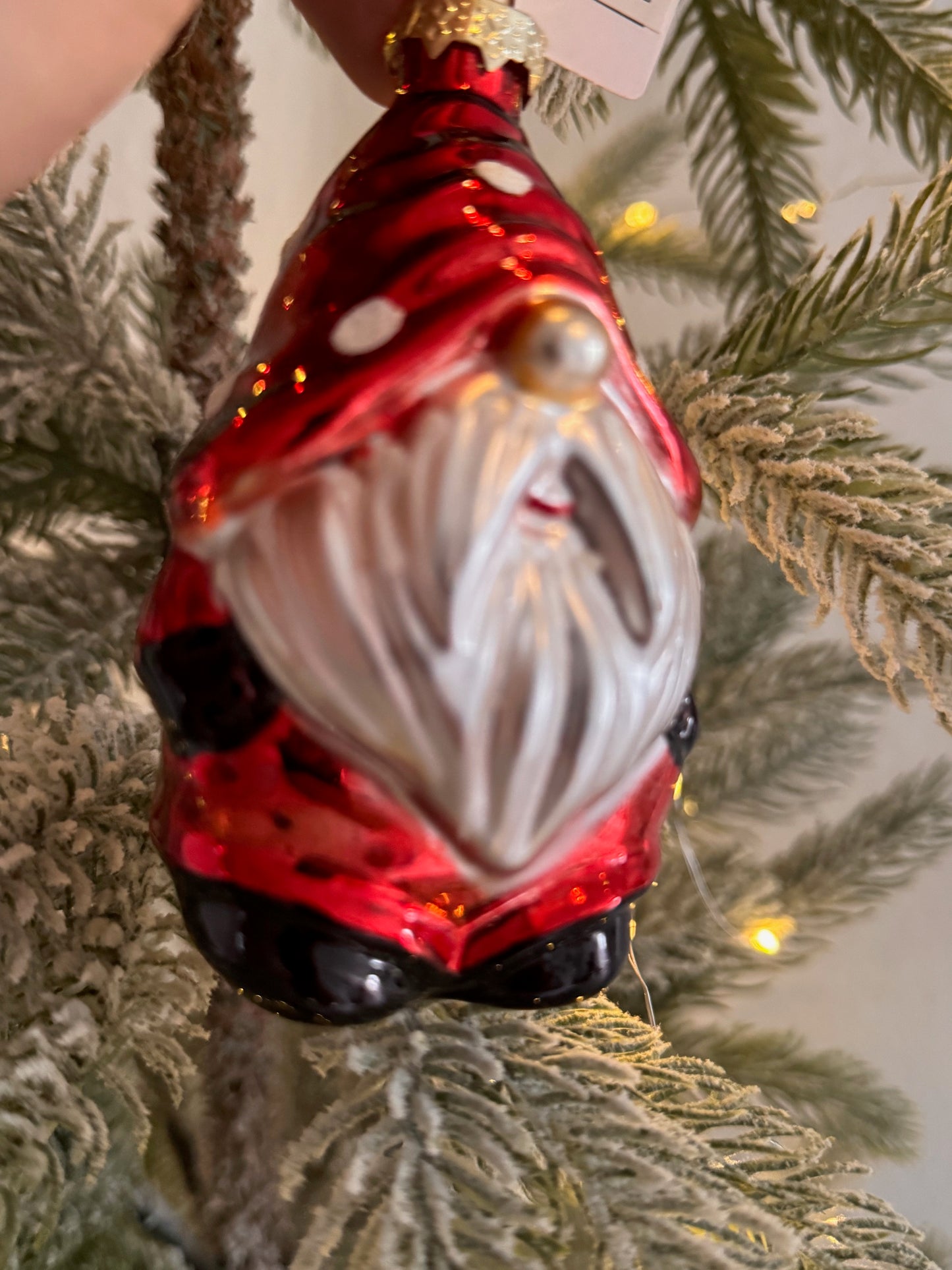 Weihnachtskugel Wichtel in Rot aus Glas von By Lauco