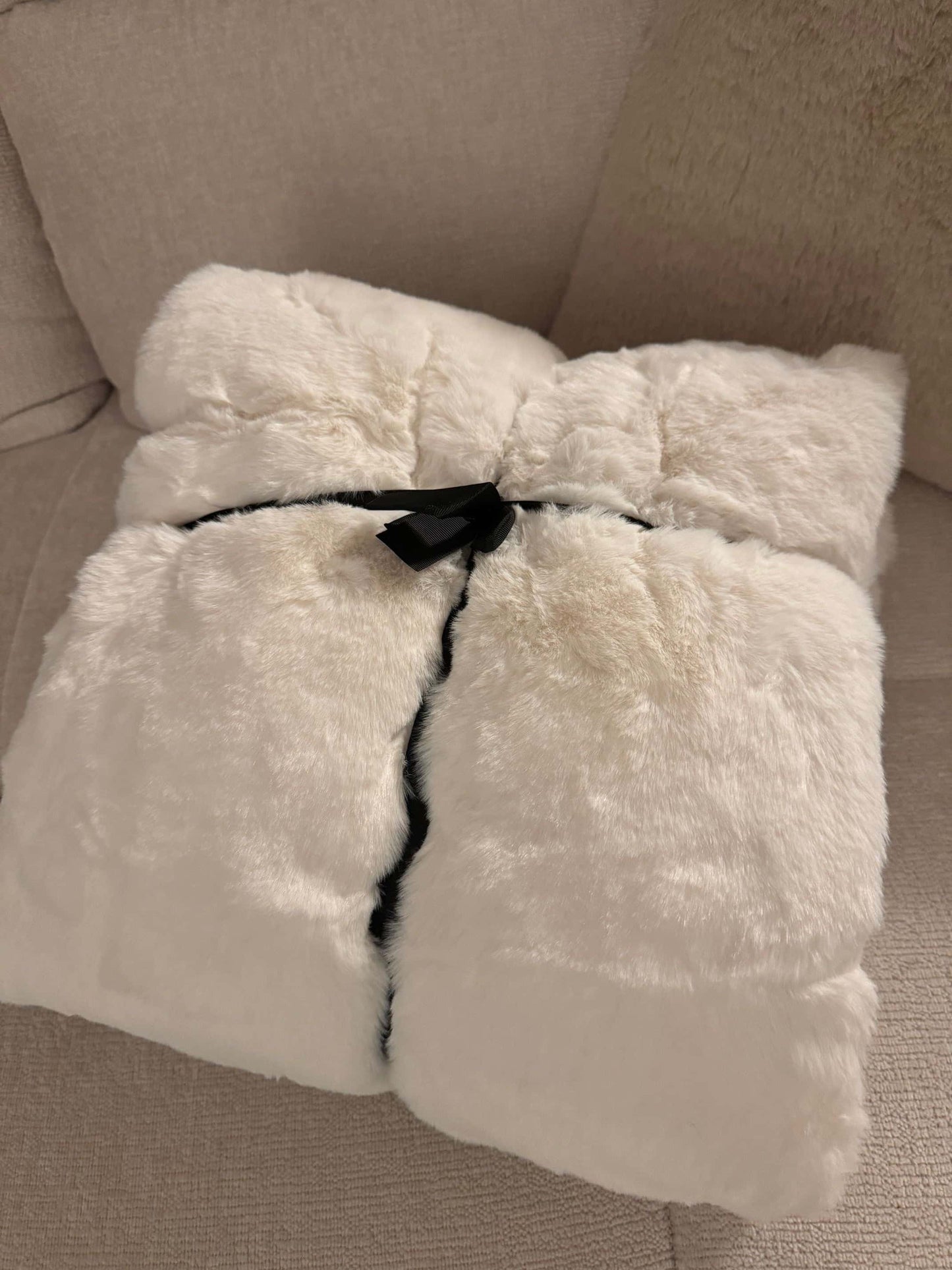 Kuschelige Wohndecke Zinzi  weiß / schwarz edel 140 x 180 cm