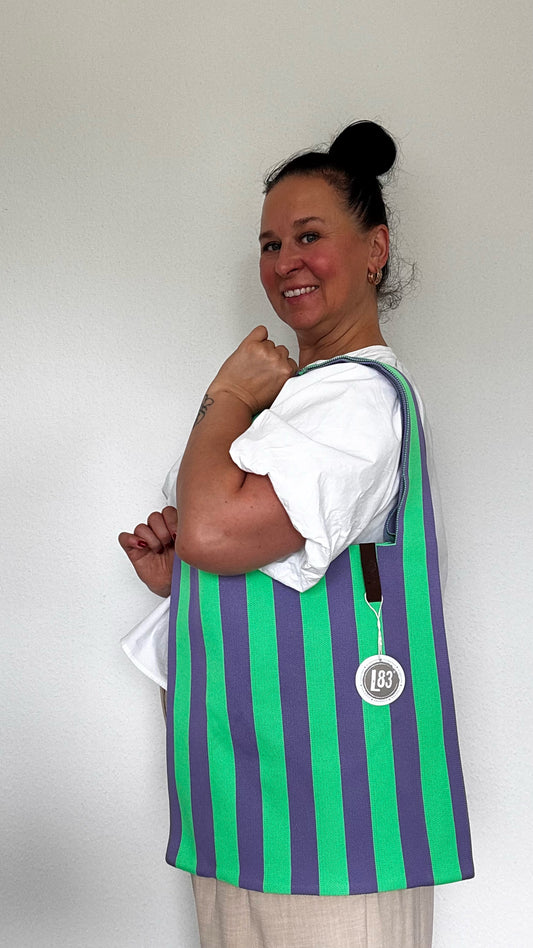 LOT83 Loïs 84 Tasche Grün-Lila