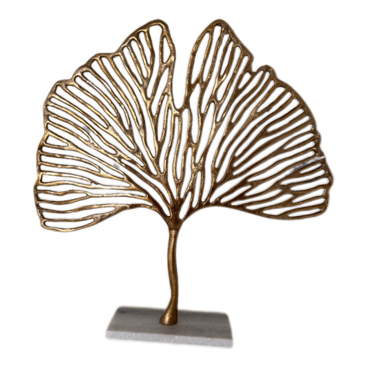 Deko Objekt Ginkgo Blatt in Gold auf Sockel von Light & Living