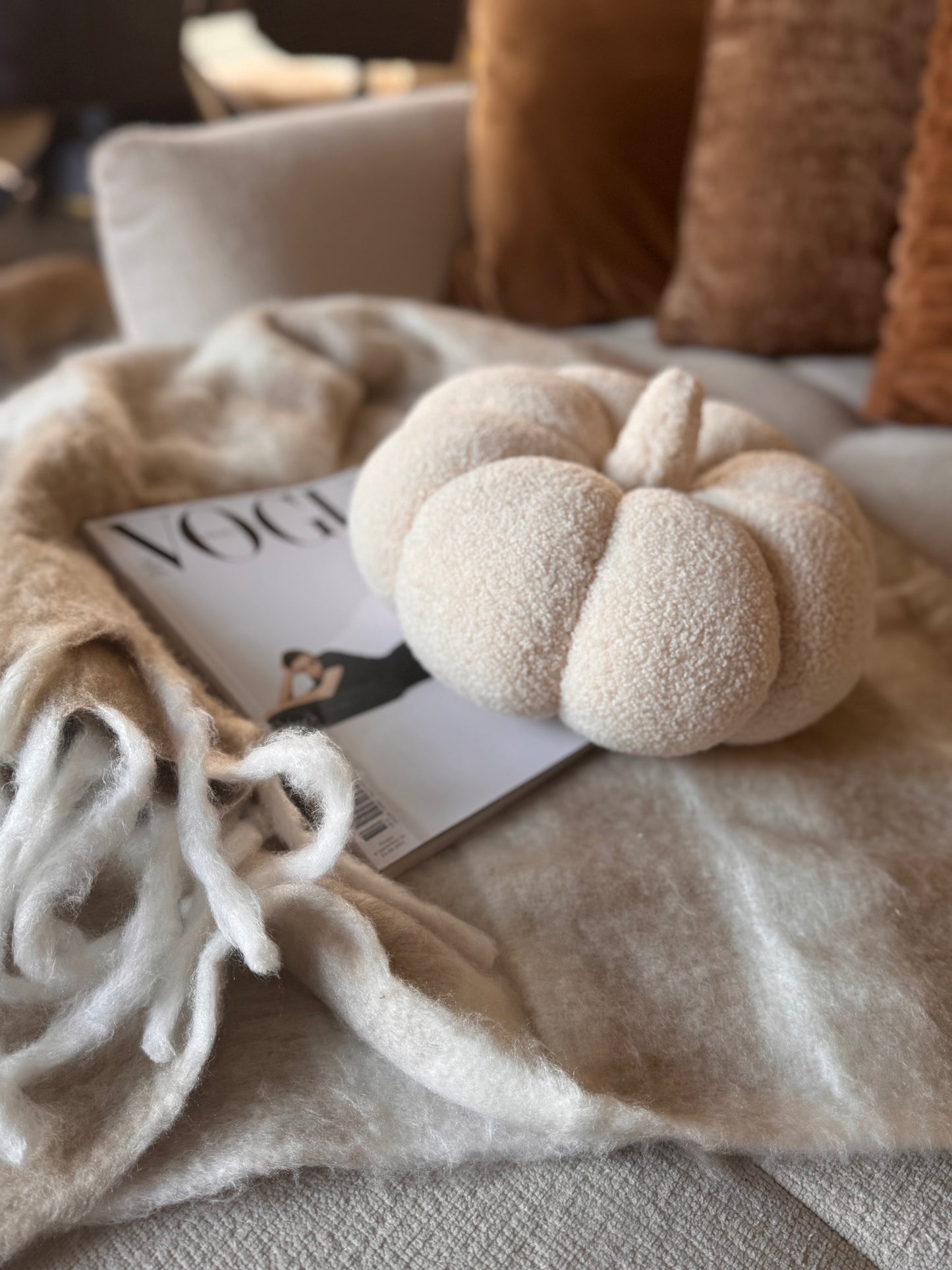 Kissen Kürbis Dans von Exner weiß