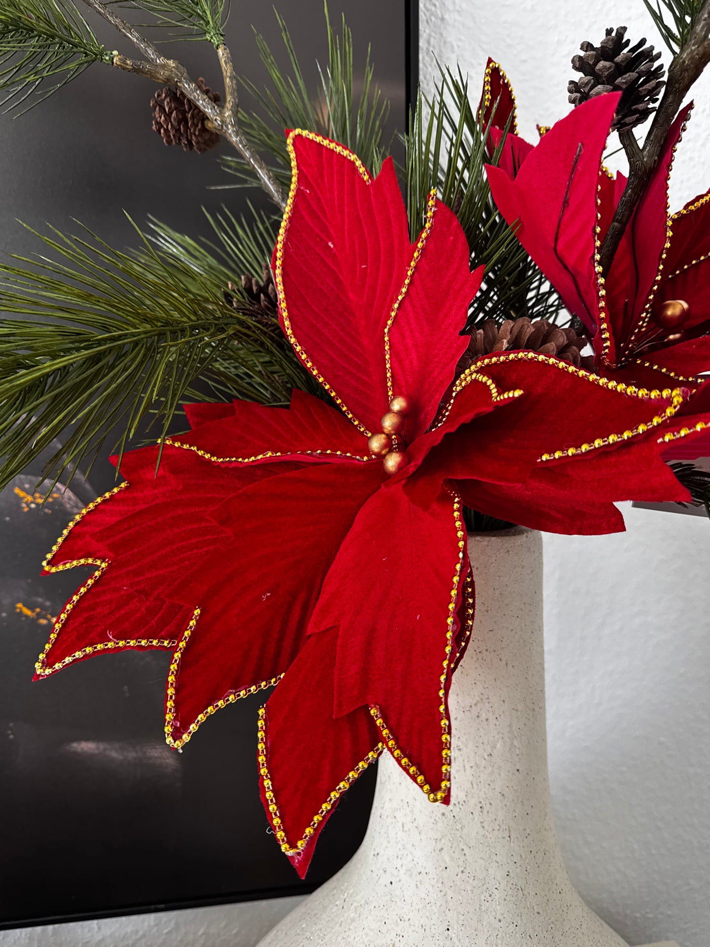 Künstlicher Weihnachtsstern Rot 43 cm mit goldenen Kugelrändern von Clayre & Eef