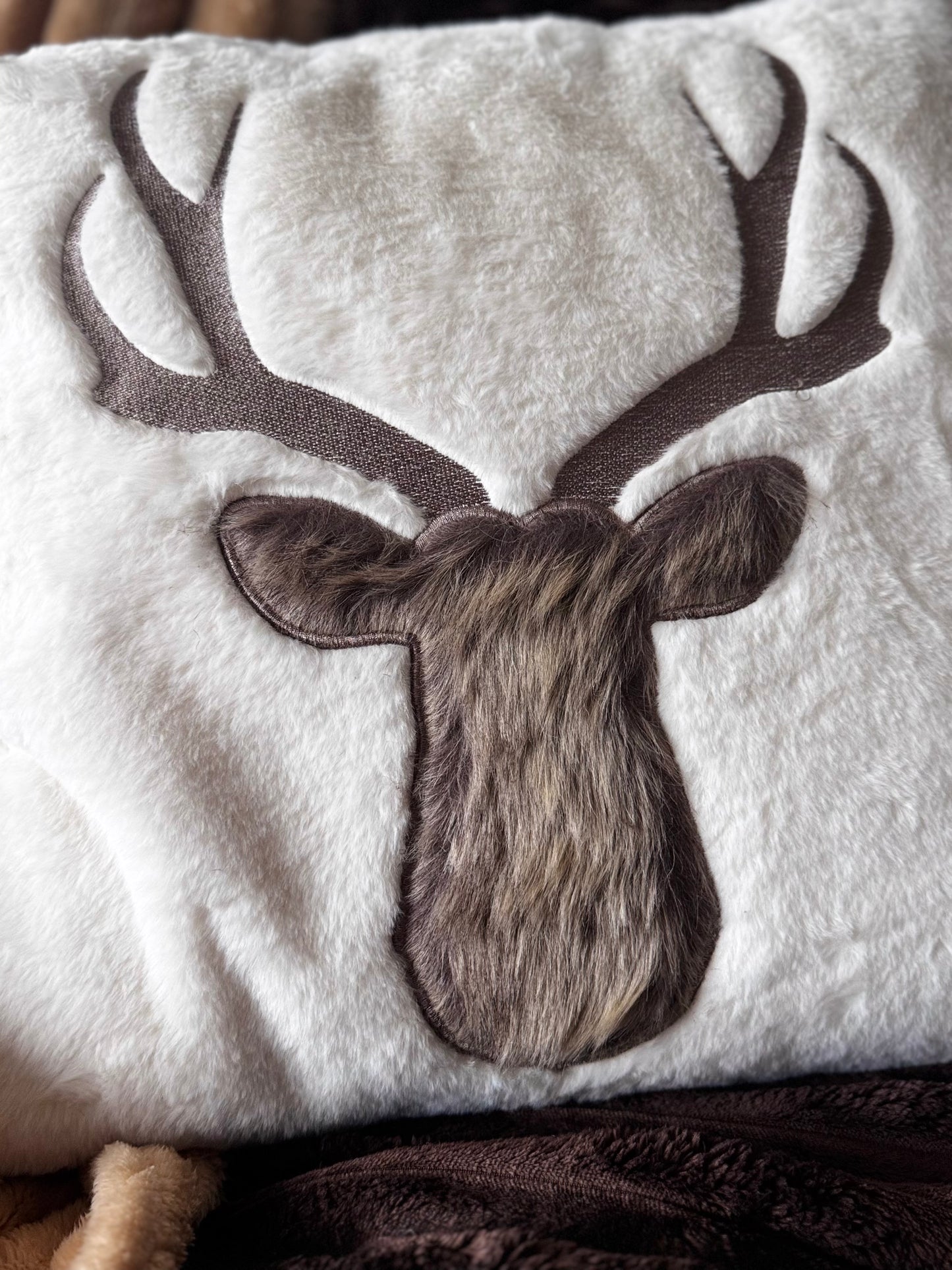 Kissen " Hirsch "Beige/Cremeweiß 45 x 45 cm Polyester von Exner