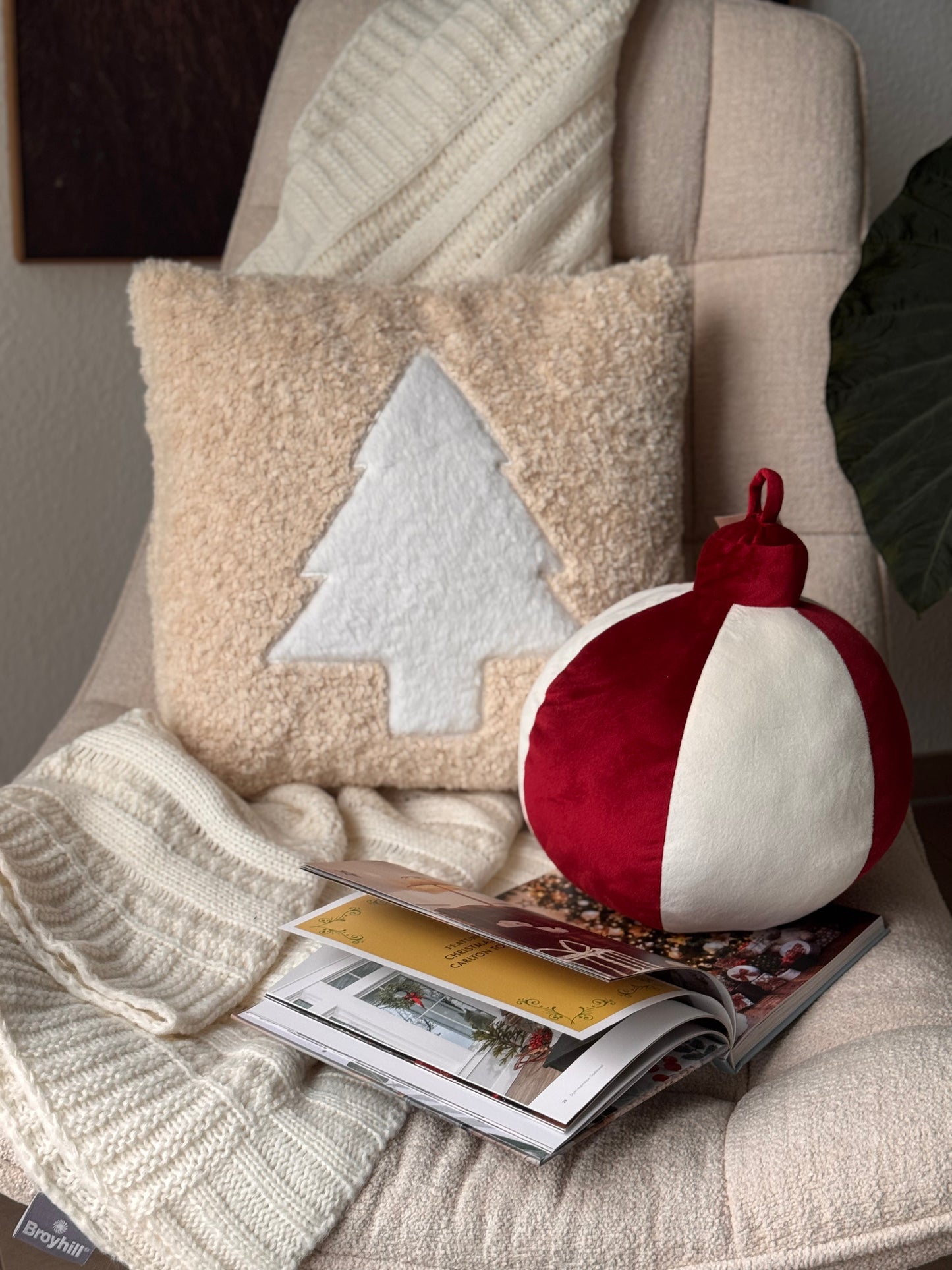 Weihnachtskissen mit Tannenbaum in  Beige 45 x 45 cm