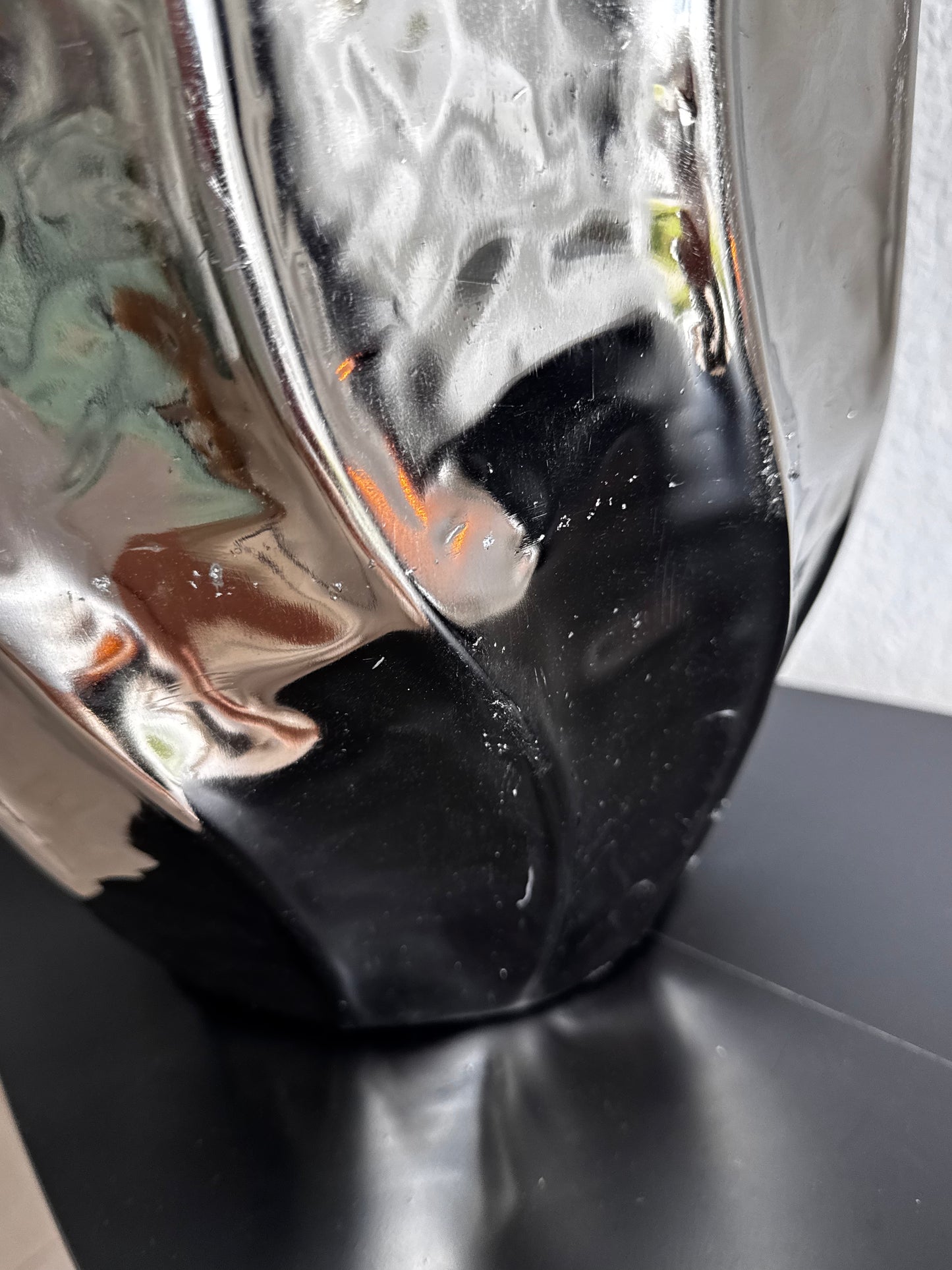 Colmore Vase aus Aluminium 30 × 29 × 31 cm – 2. Wahl