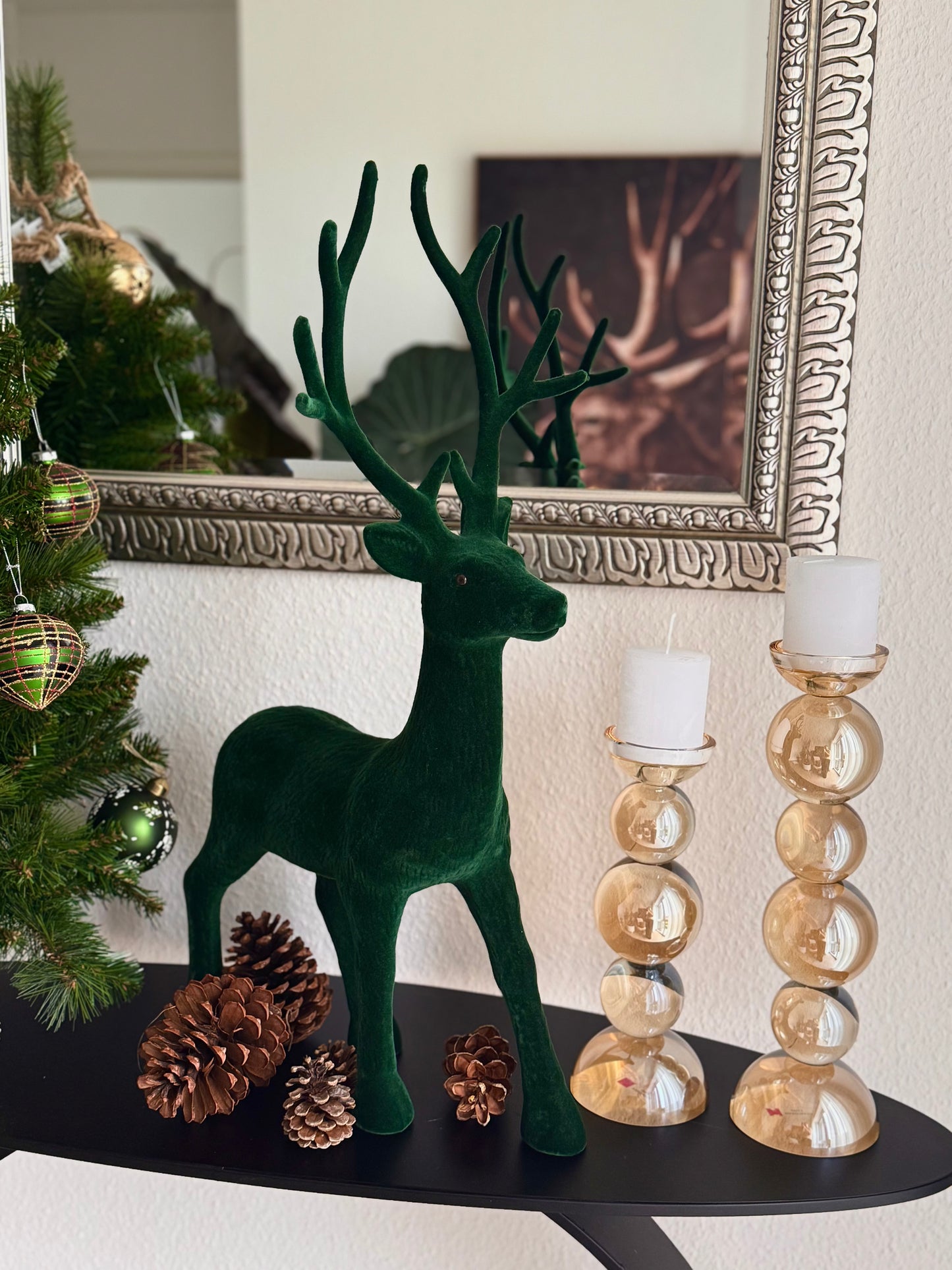 Samt Rentier in Grün von Exner Groß