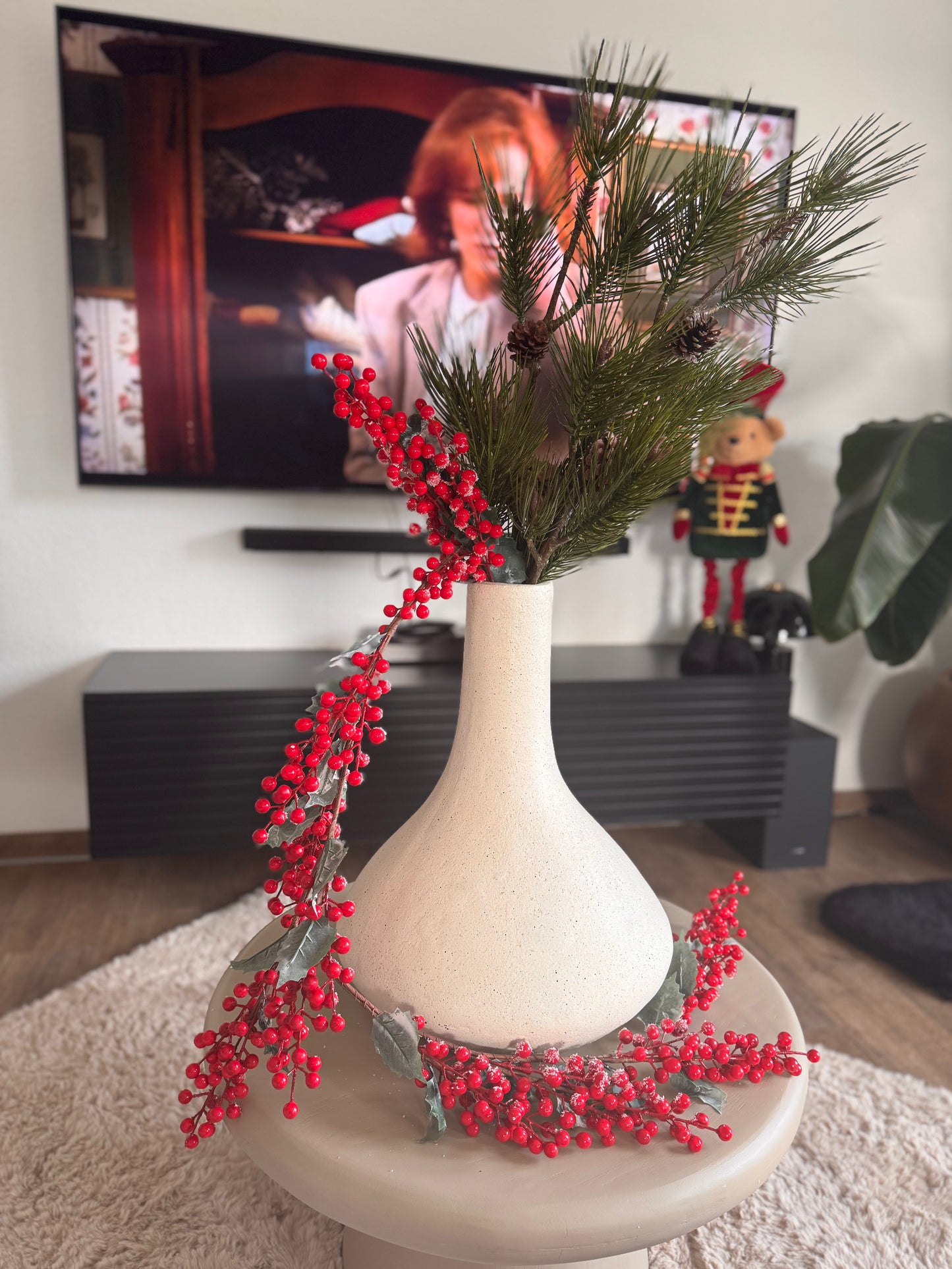 Rote Beeren Girland in  Rot Länge 130 cm