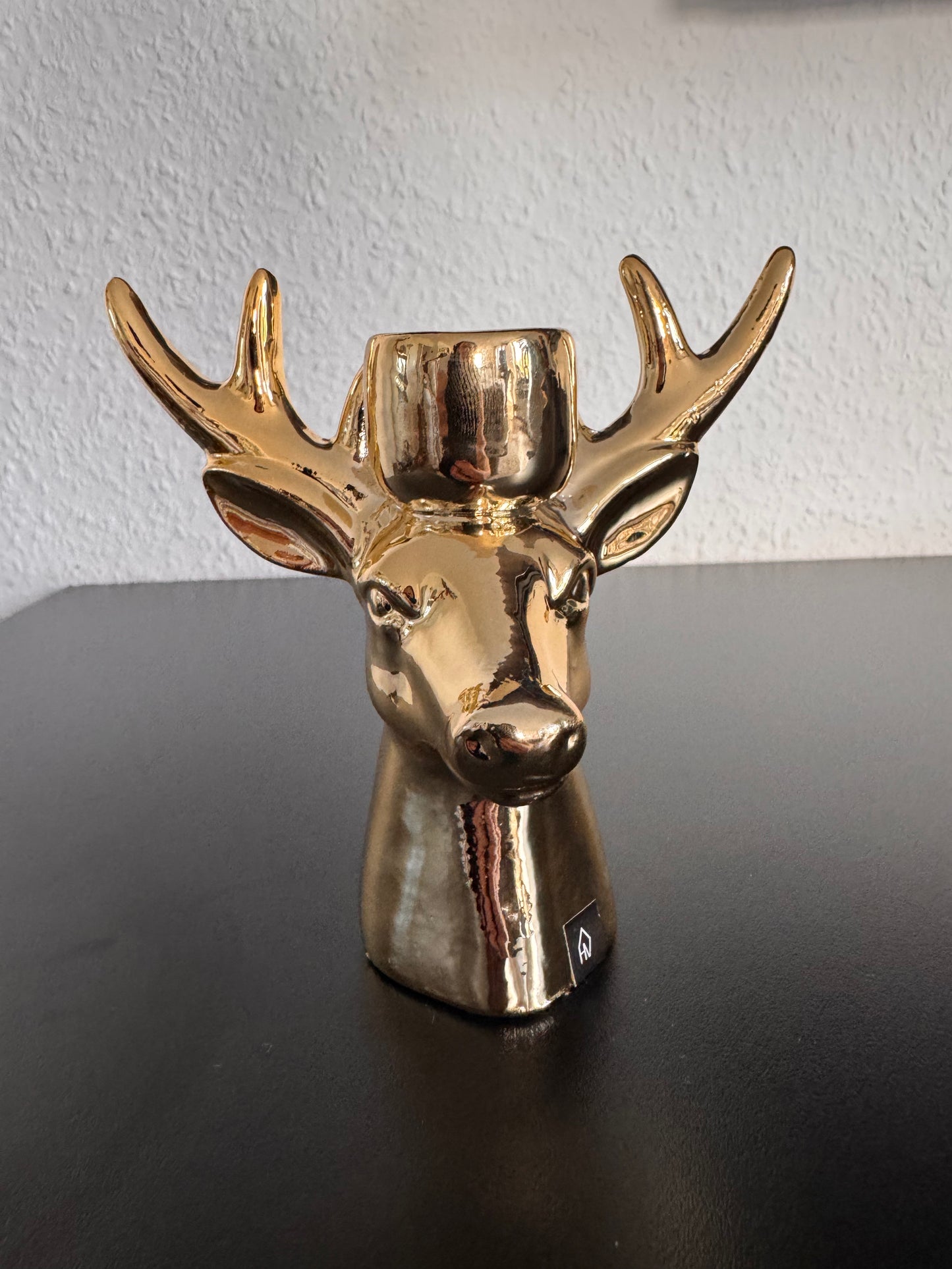 Kerzenhalter in Rentierform in Gold von Housevitamin