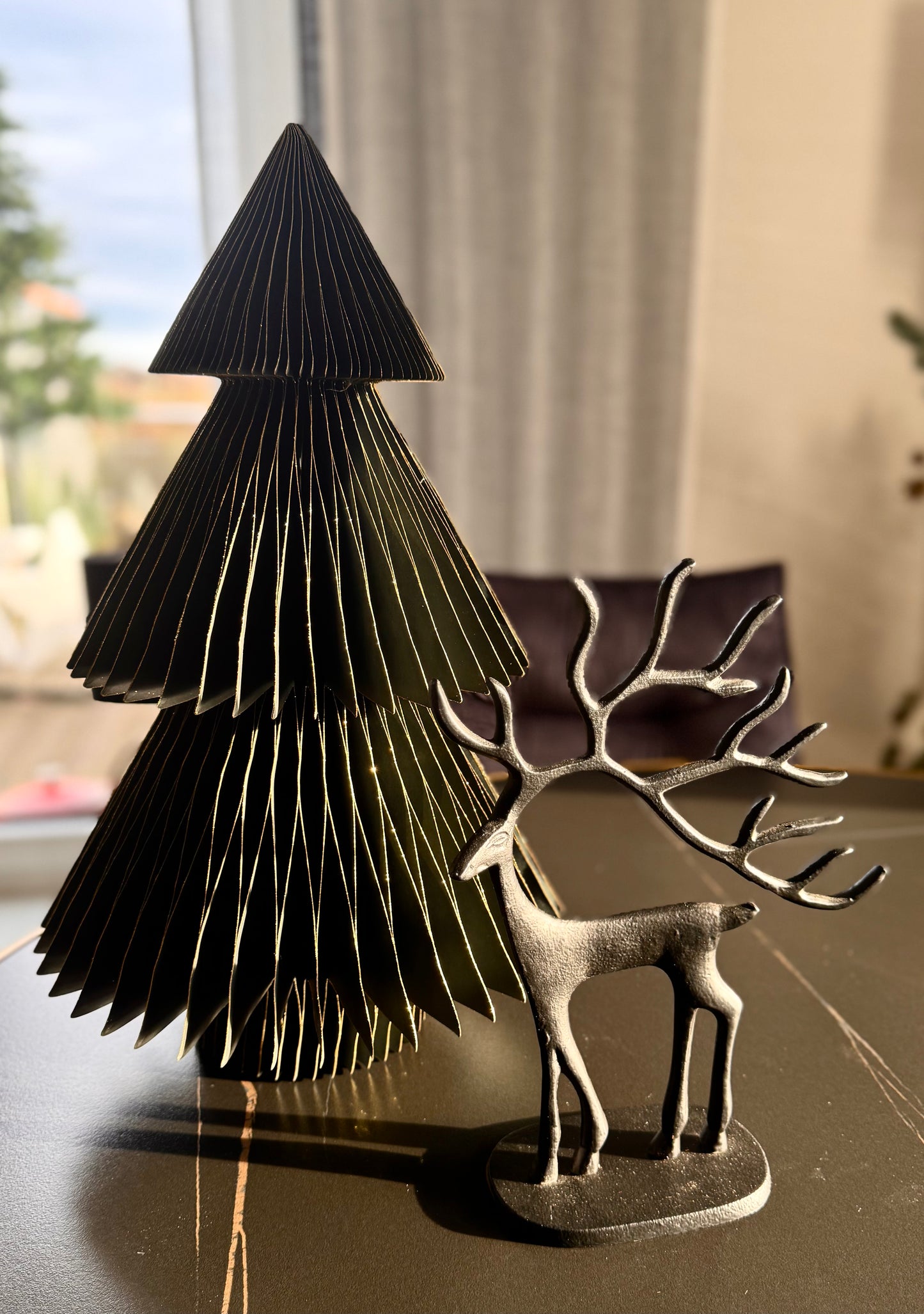 Moderner Hirsch aus Metall in Schwarz 31 cm