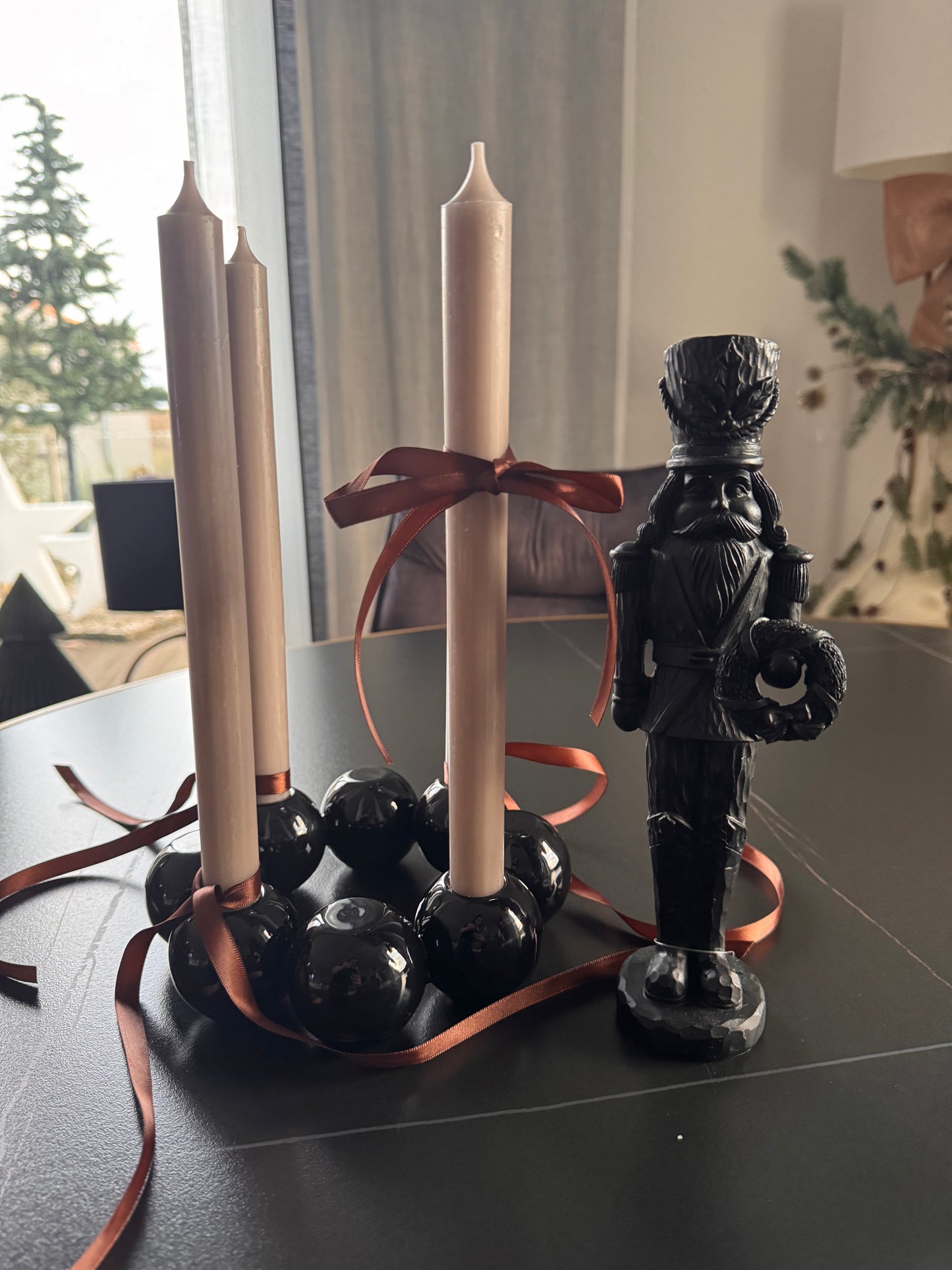 Bubbles Kerzenhalter in Schwarz von Present Time ø 17 cm