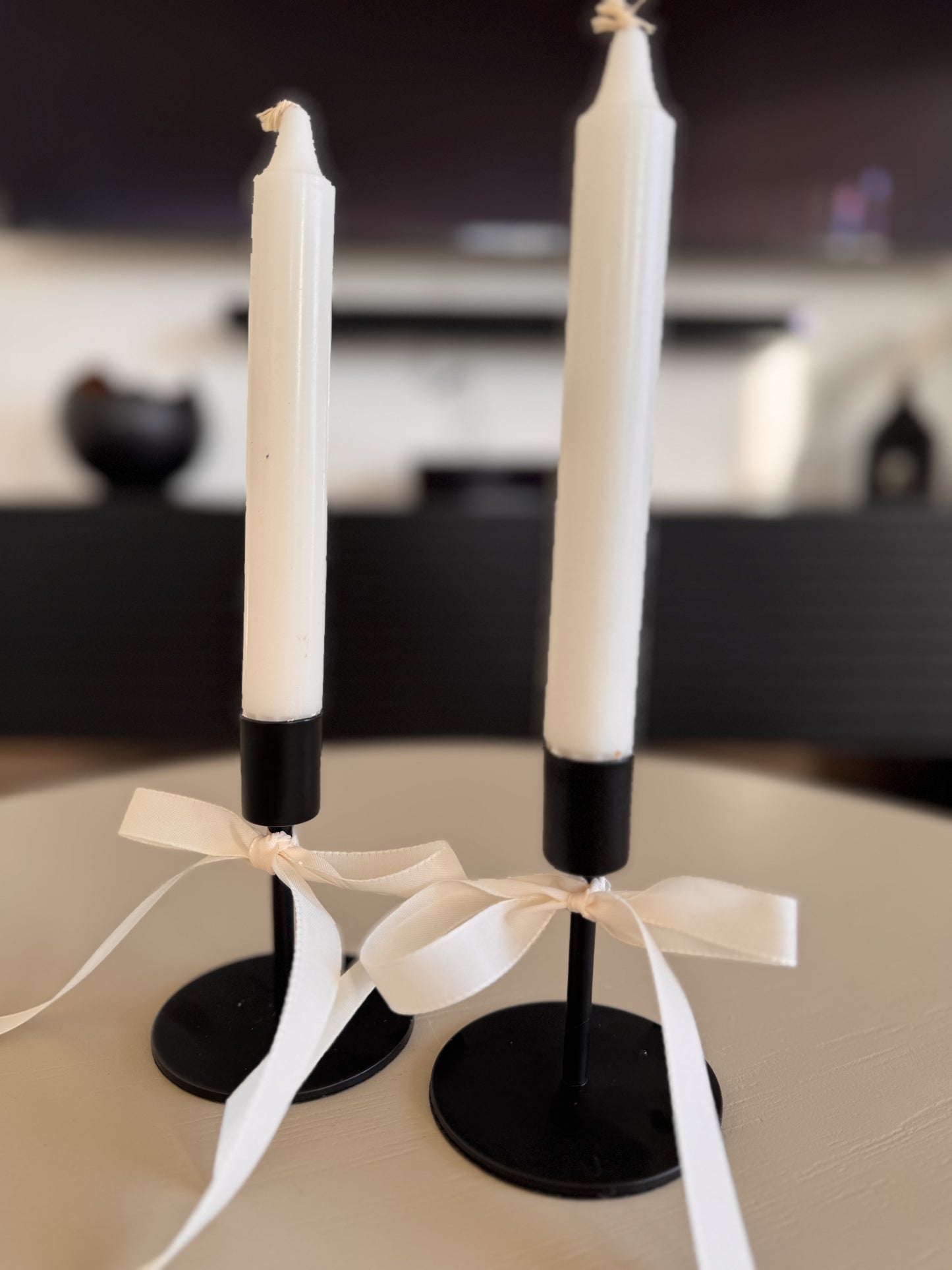 Kerzenhalter in Schwarz von Housevitamin
