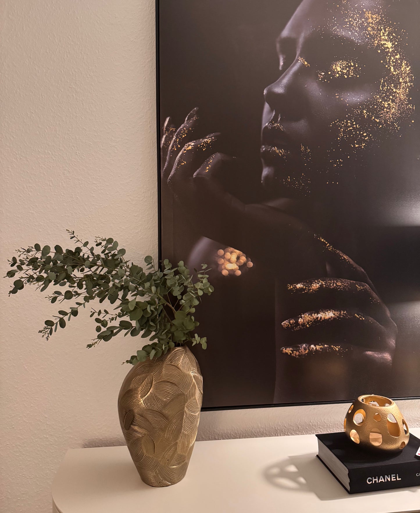 Elegante Aluminium Blumenvase in New Bronze von Colmore 26 cm