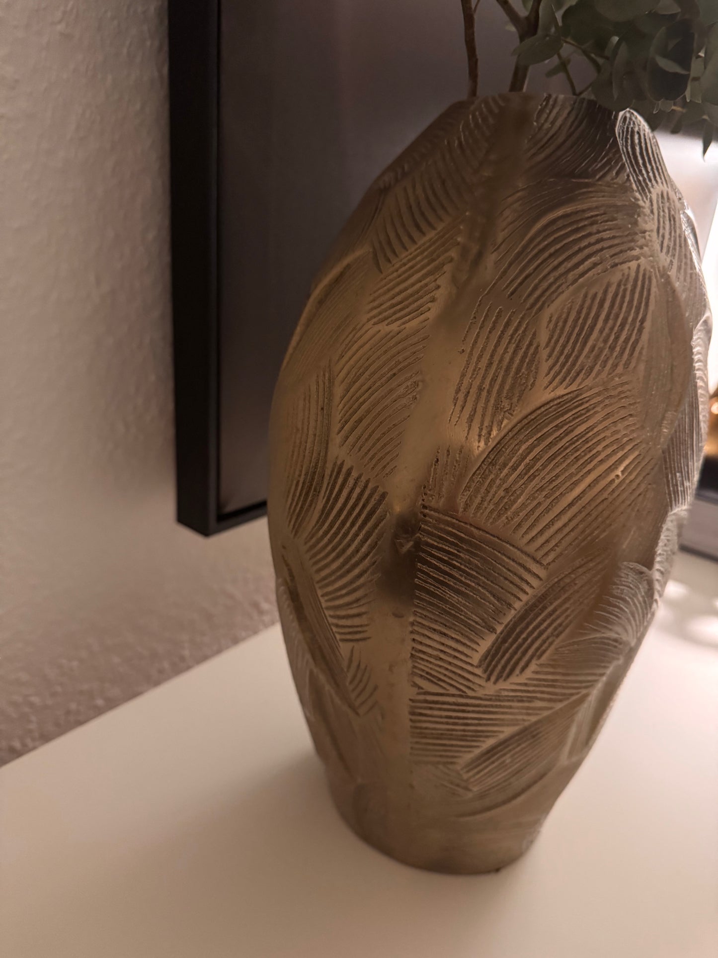 Elegante Aluminium Blumenvase in New Bronze von Colmore 26 cm
