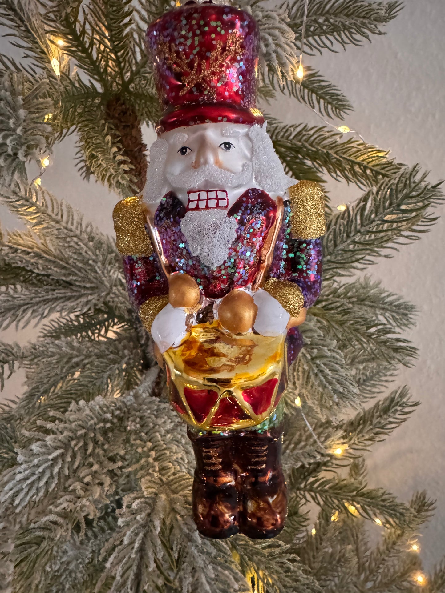 Weihnachtskugel Nussknacker aus Glas von  By Lauco