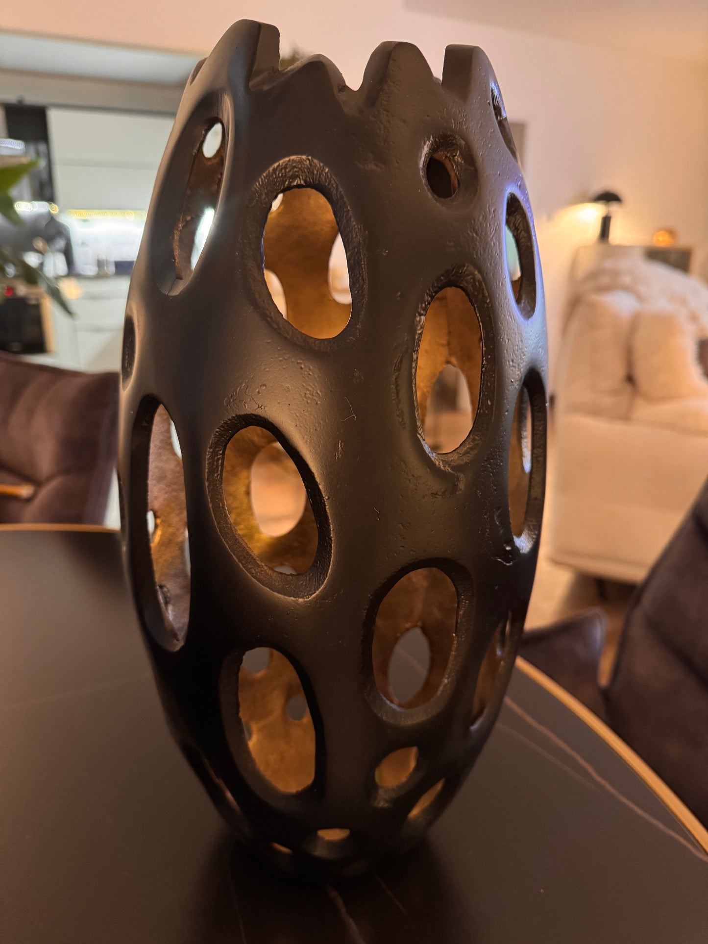 Blumenvase Cut-Out Design in Schwarz matt von Colmore 42 cm
