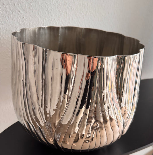 Vase Silberfarbend glänzend 31x31x24 cm von Colmore