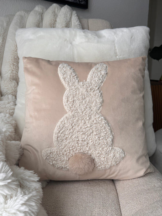 Osterkisssen Dans in Beige-Hase in Bouclé Optik von Exner 45x45 cm