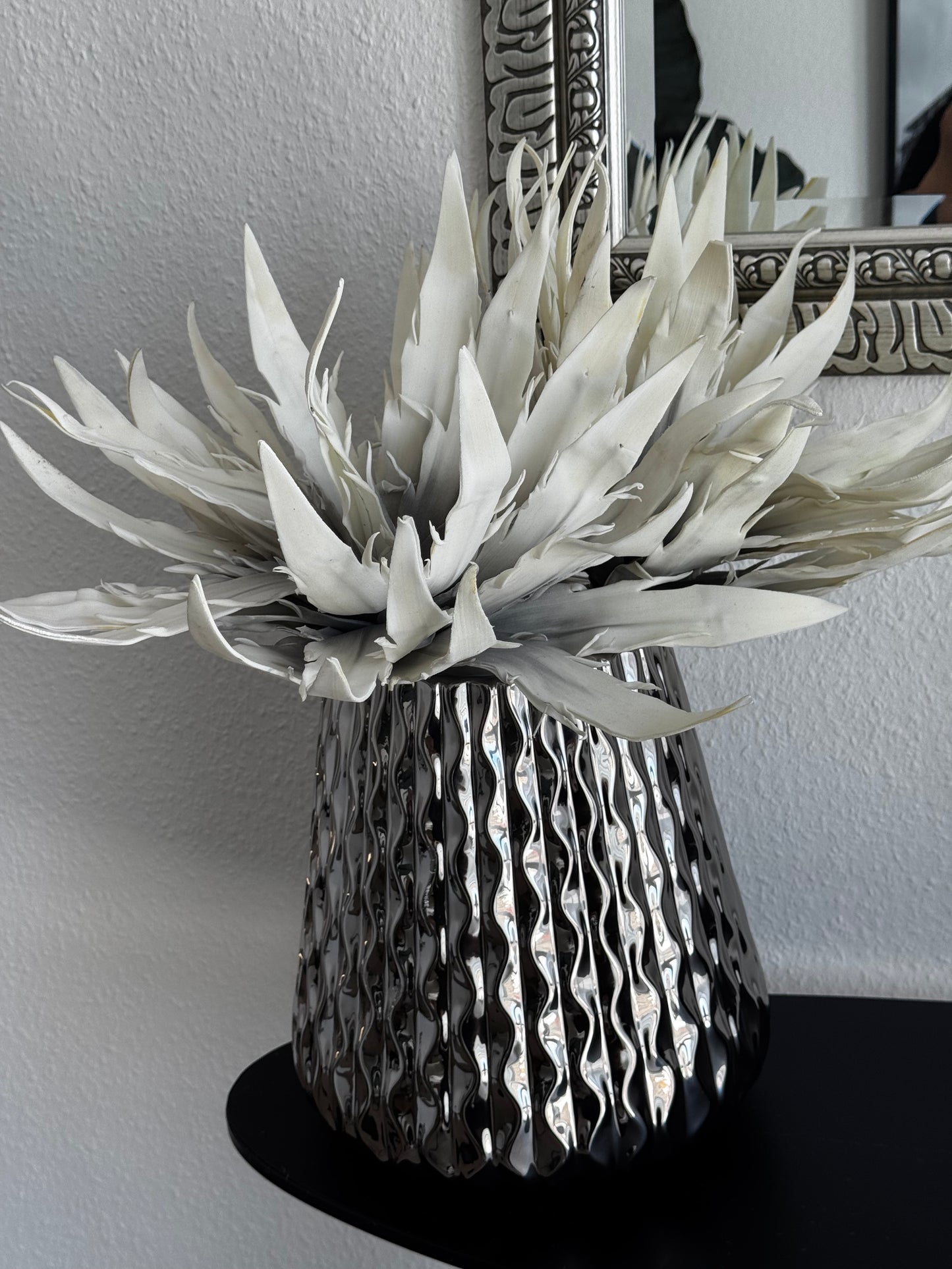 Kunstblume Weiß/Grau von Luimes & Luimes ca. 50 cm