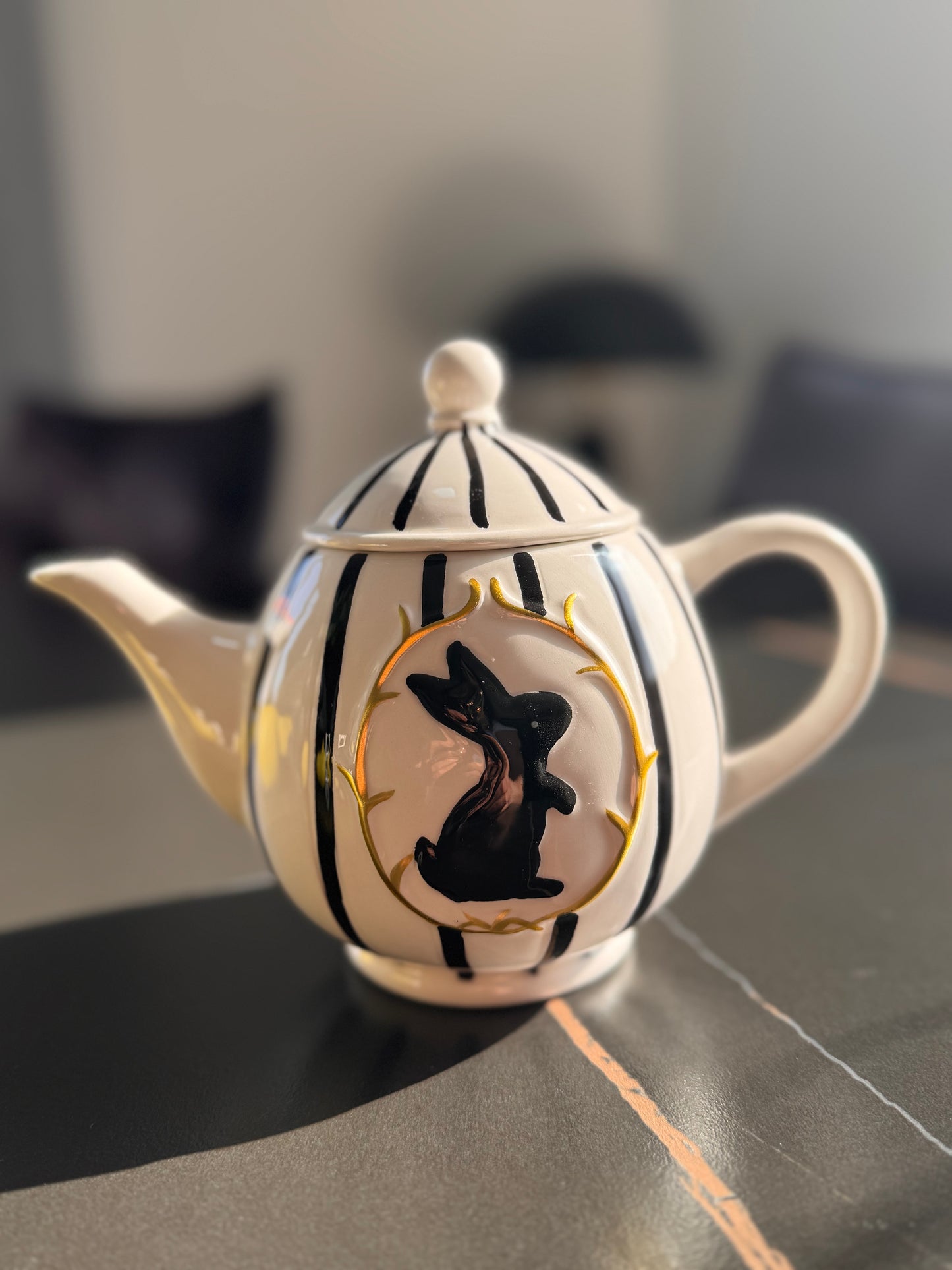 Teekanne mit Hasenmotiv  Weiß/Schwarz 675 ml von Clayre & Eef