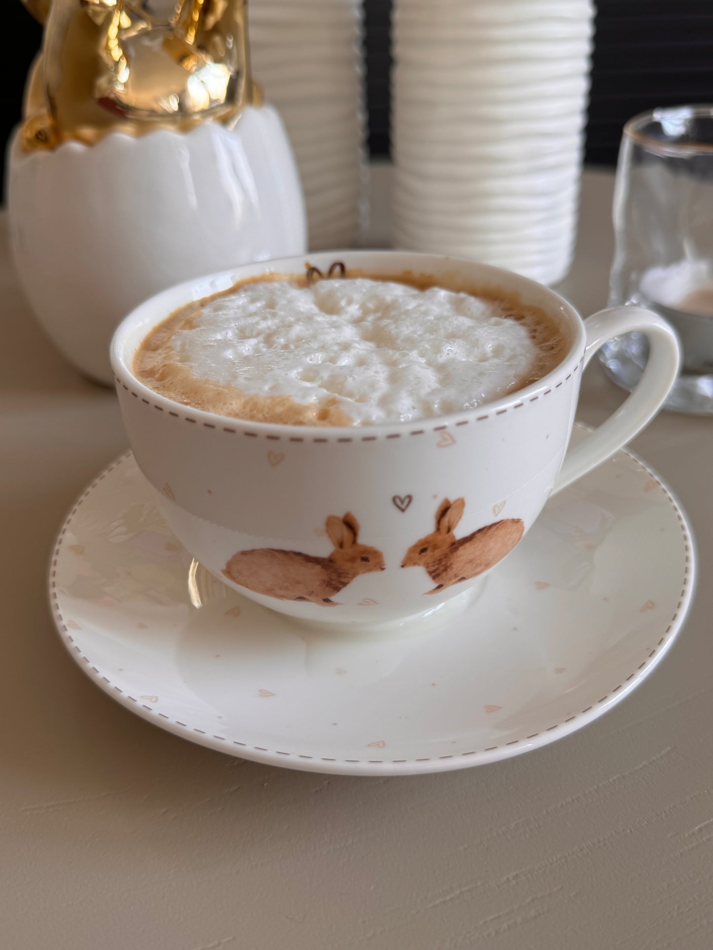 Keramiktasse m. Unterteller / Hasenmotiv & Herzen von Clayre & Eef 200 ml