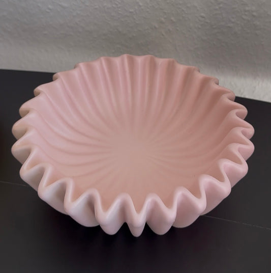 Schale  Bowl Plissee Keramik in Rosé von Housevitamin B.V. groß