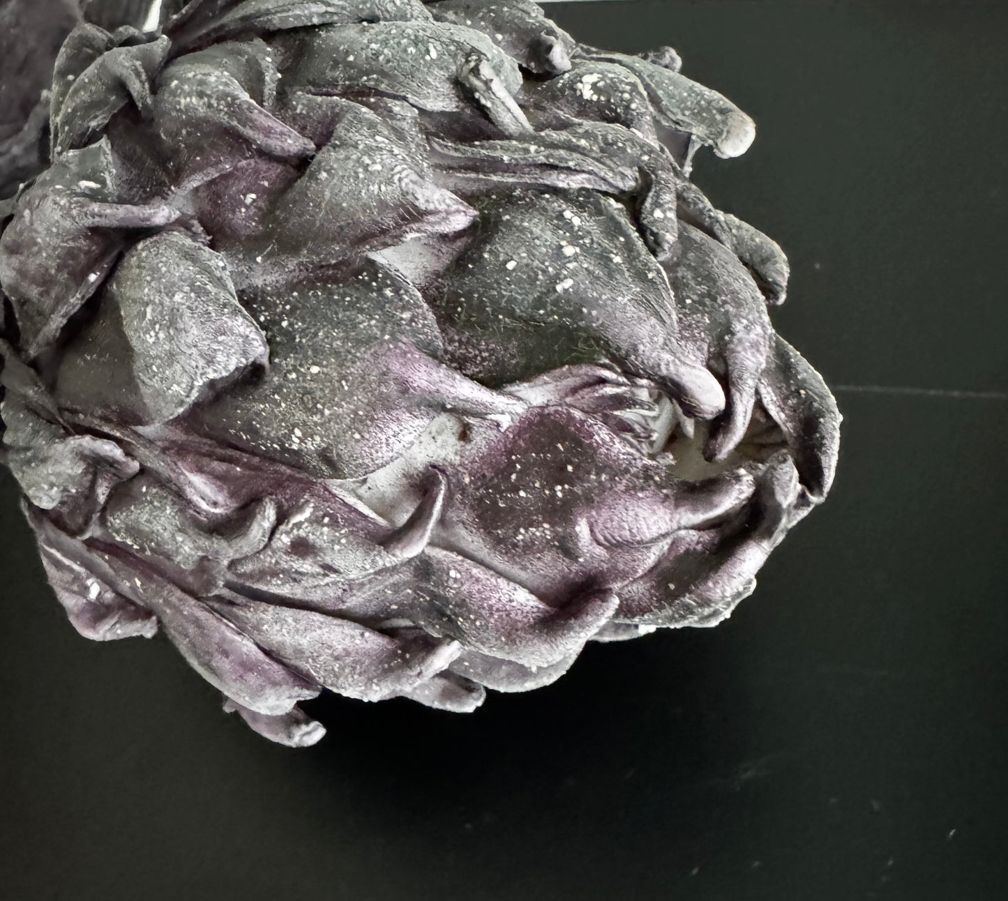 Artischocken Knospe Lisa in Mystic Purple  by Luimes & Luimes