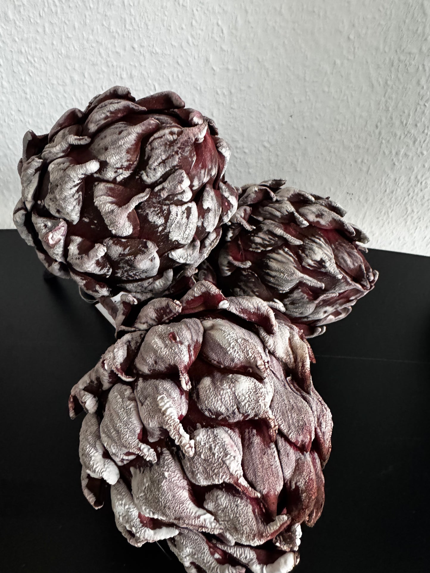 Artischocken Knospe mit Stiel Lisa in Frostet Burgundy by Luimes & Luimes