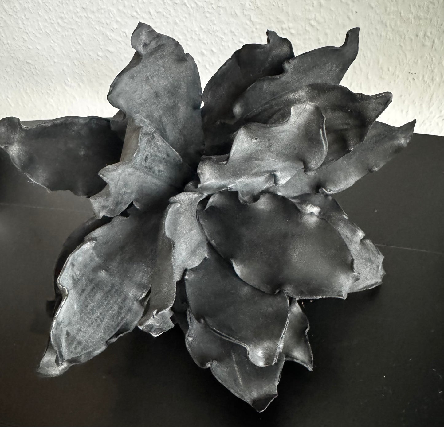 Einzigartige Blume in Schwarz  37 cm by Luimes & Luimes