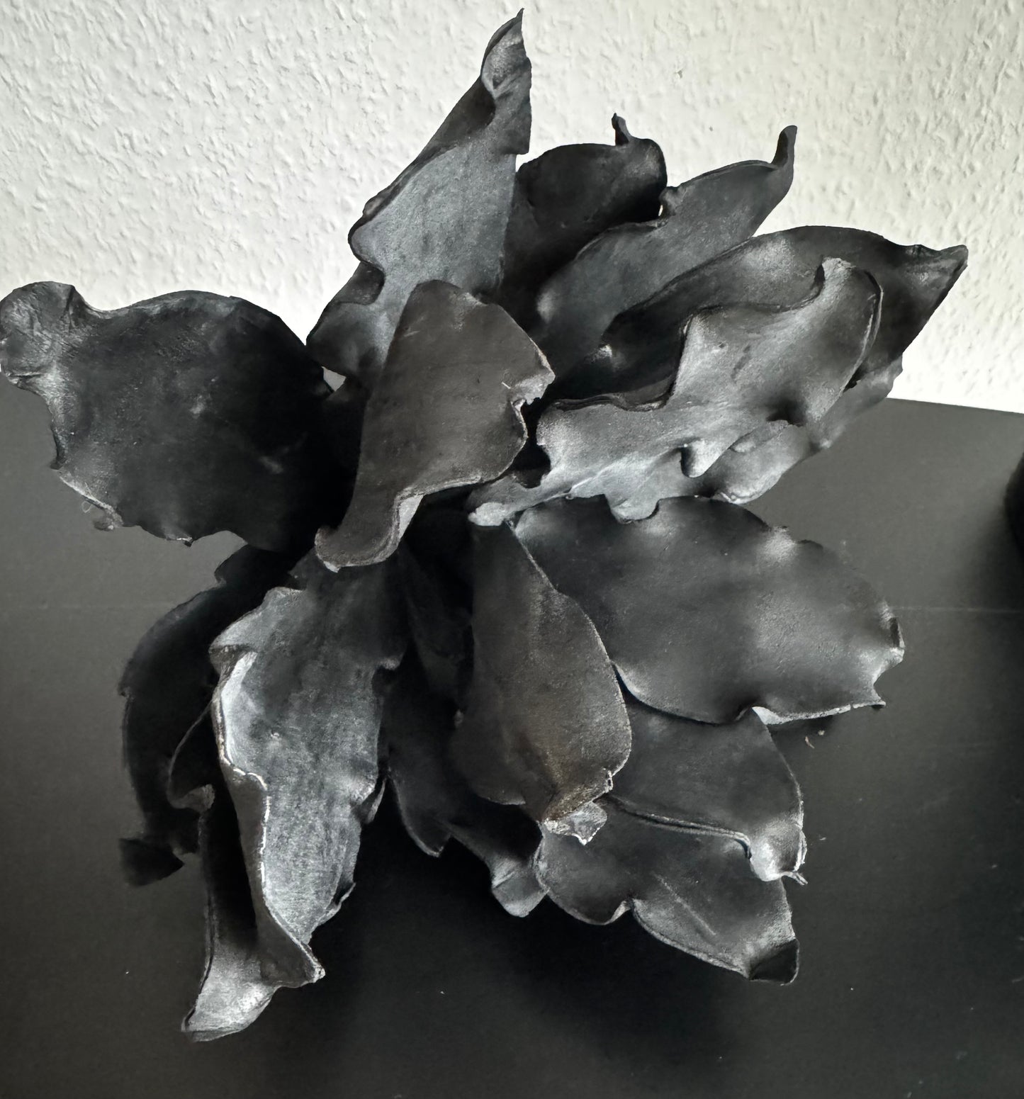 Einzigartige Blume in Schwarz  37 cm by Luimes & Luimes