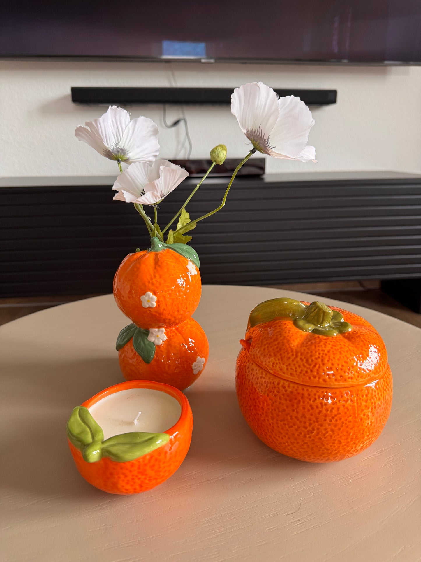 Orange Marmeladentopf  mit Löffel