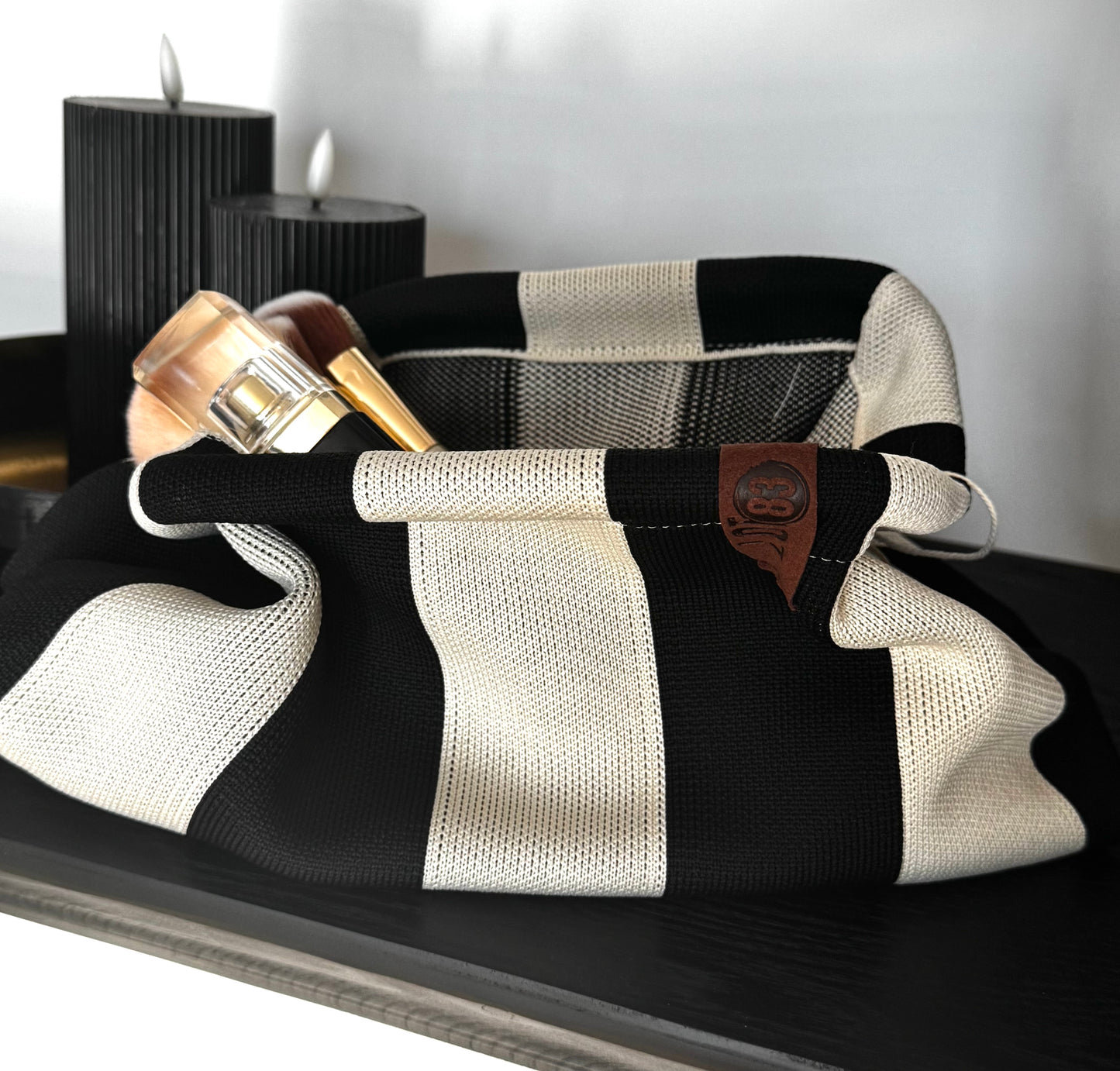 LOT83 Modische Clutch/ Organizer in Beige/Schwarz