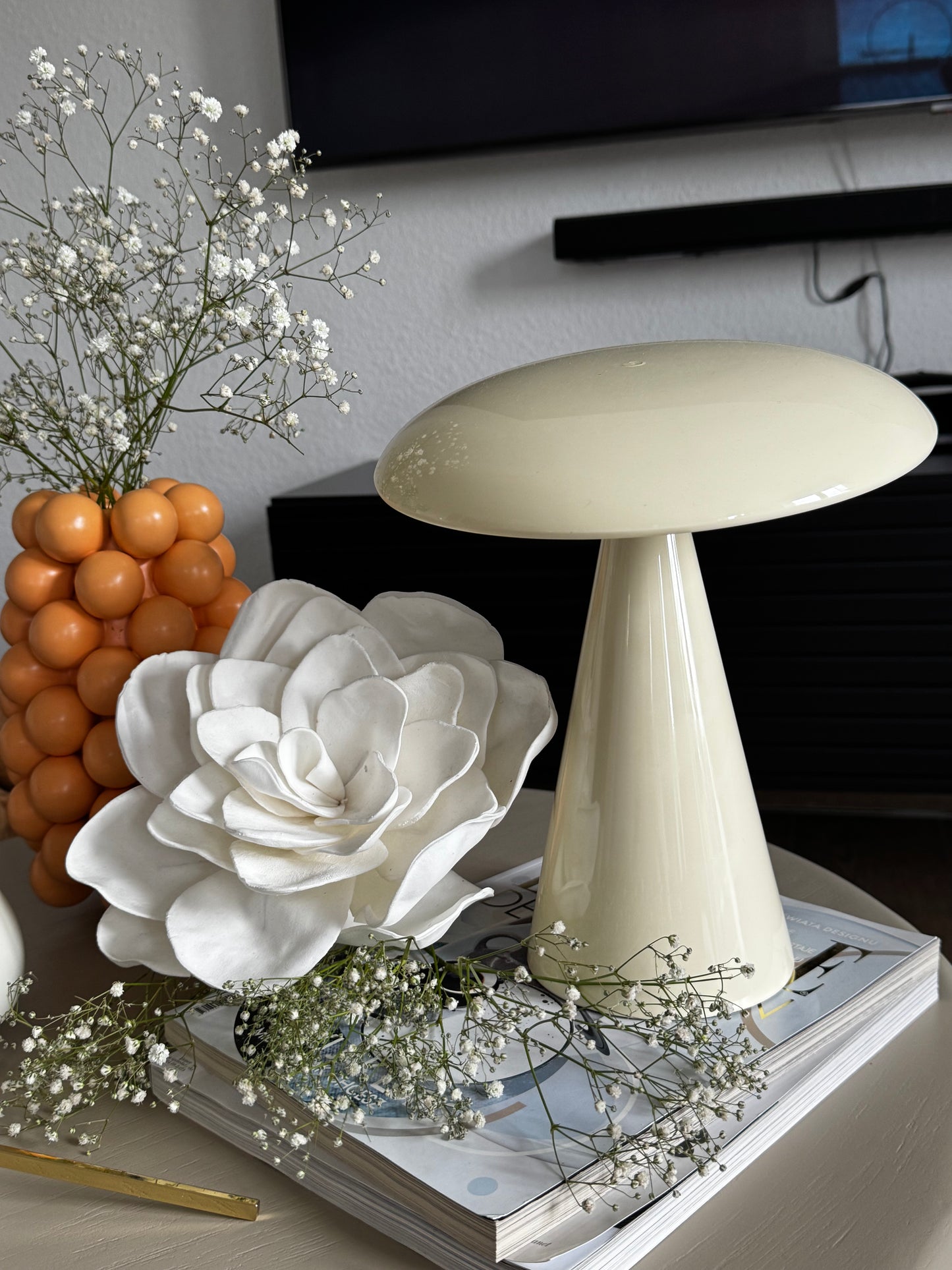 Schreibtischlampe Mush LED mit Akku in Beige, abnehmbarer Schirm i ca.26 cm
