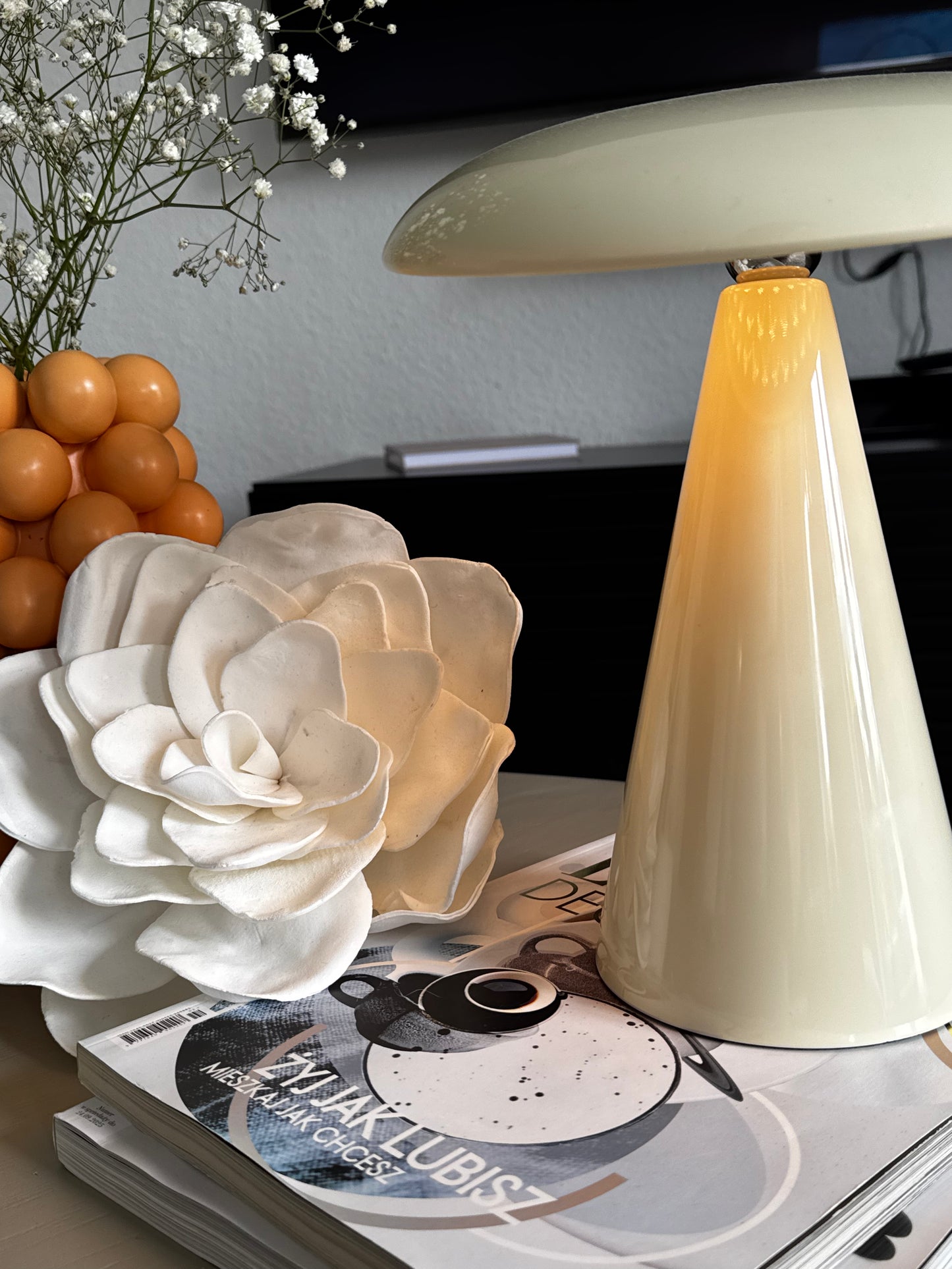 Schreibtischlampe Mush LED mit Akku in Beige, abnehmbarer Schirm i ca.26 cm