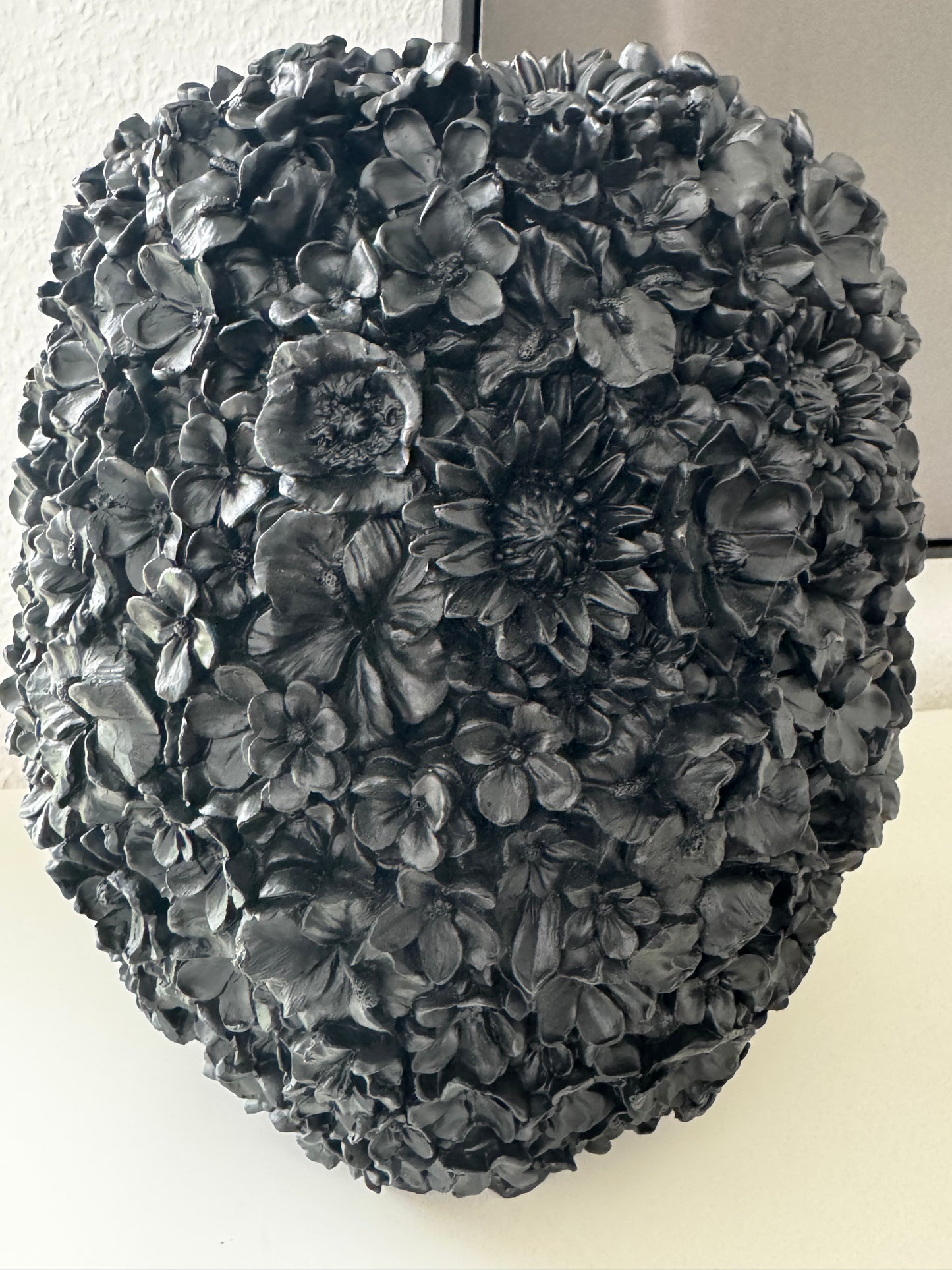 Blumenvase Violeta in Schwarz von Light & LIving 30 cm