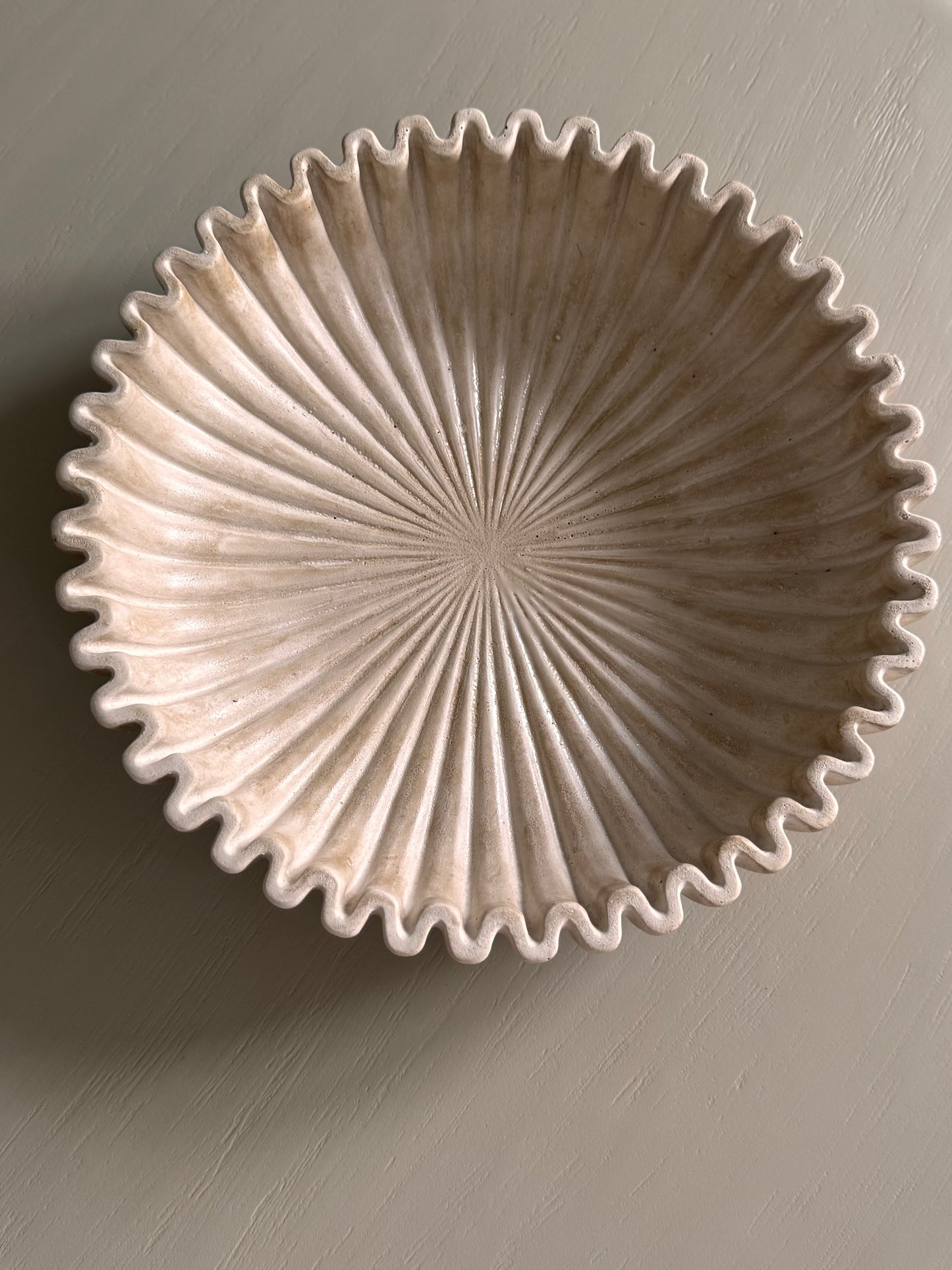 Schale Plissee beige groß