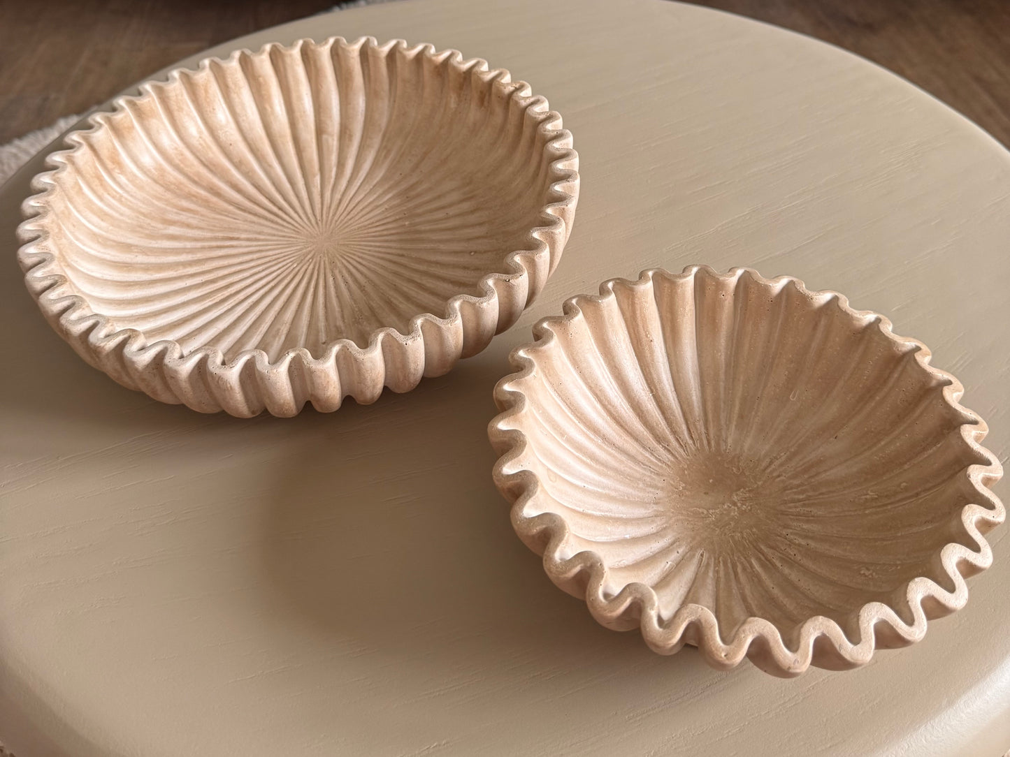 Schale Plissee beige groß