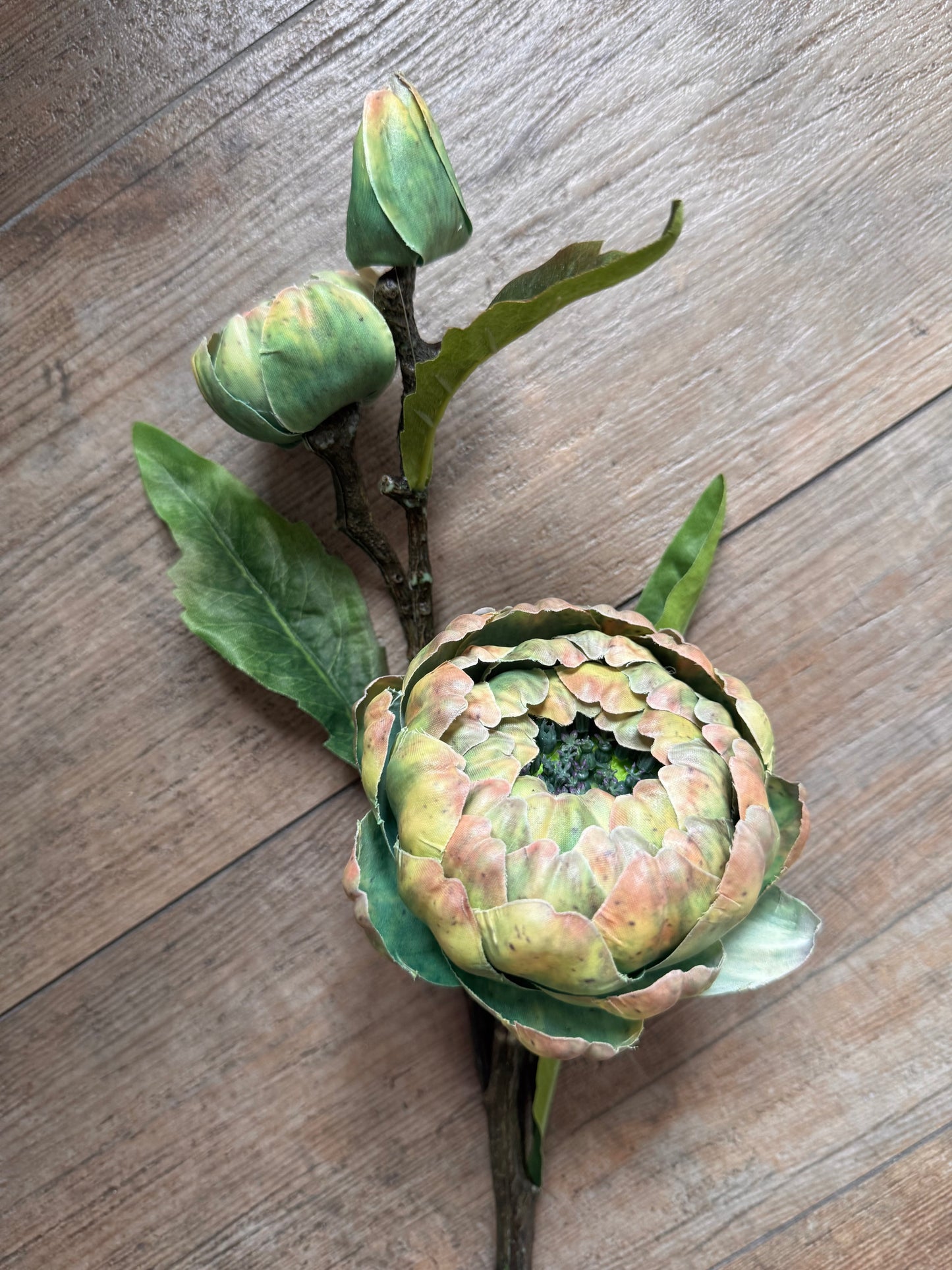 Künstliche Artischocke - realistischer Blickfang für stilvolle Dekoration