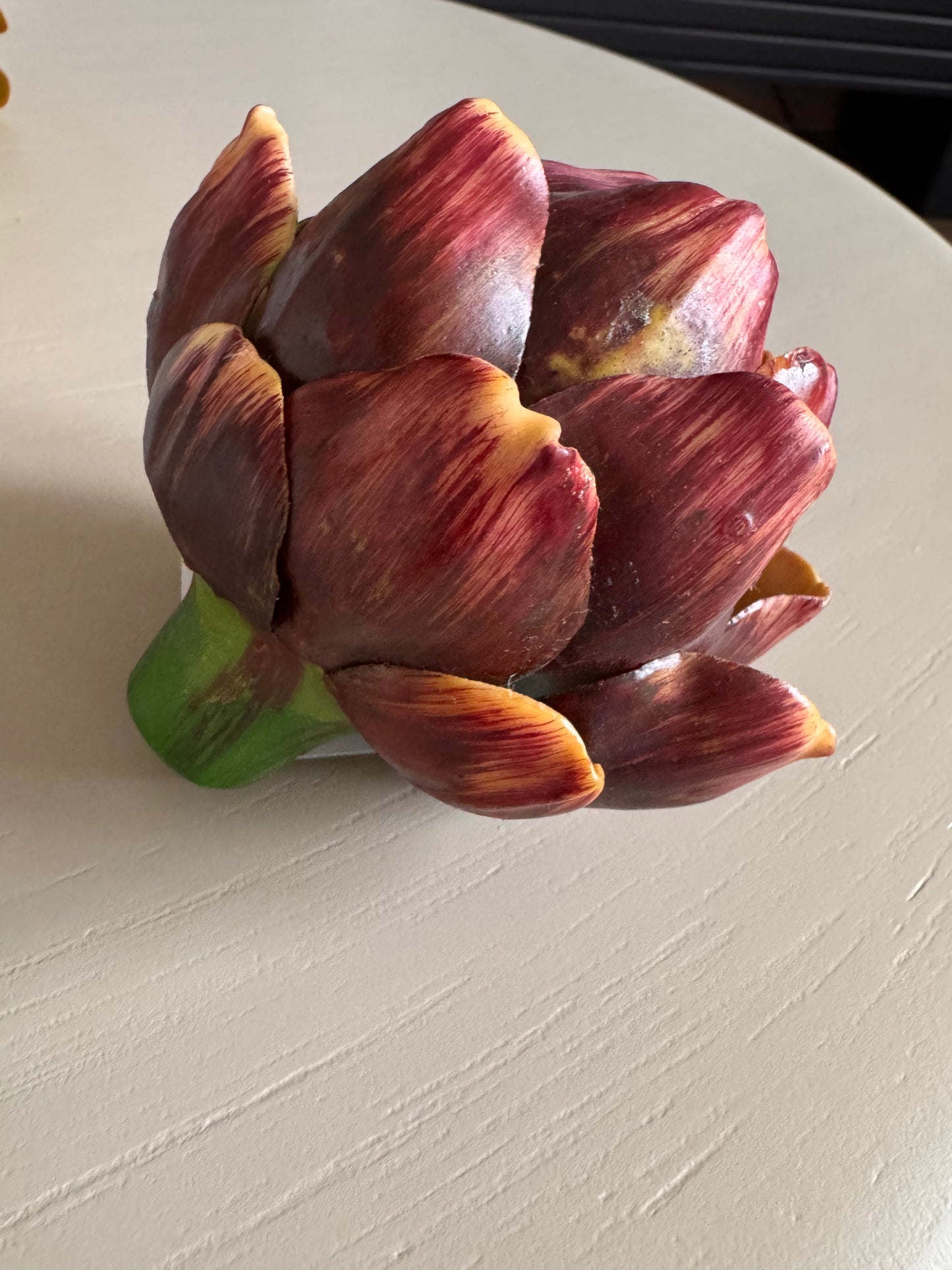 Künstliche Artischocke - elegante Dekoration